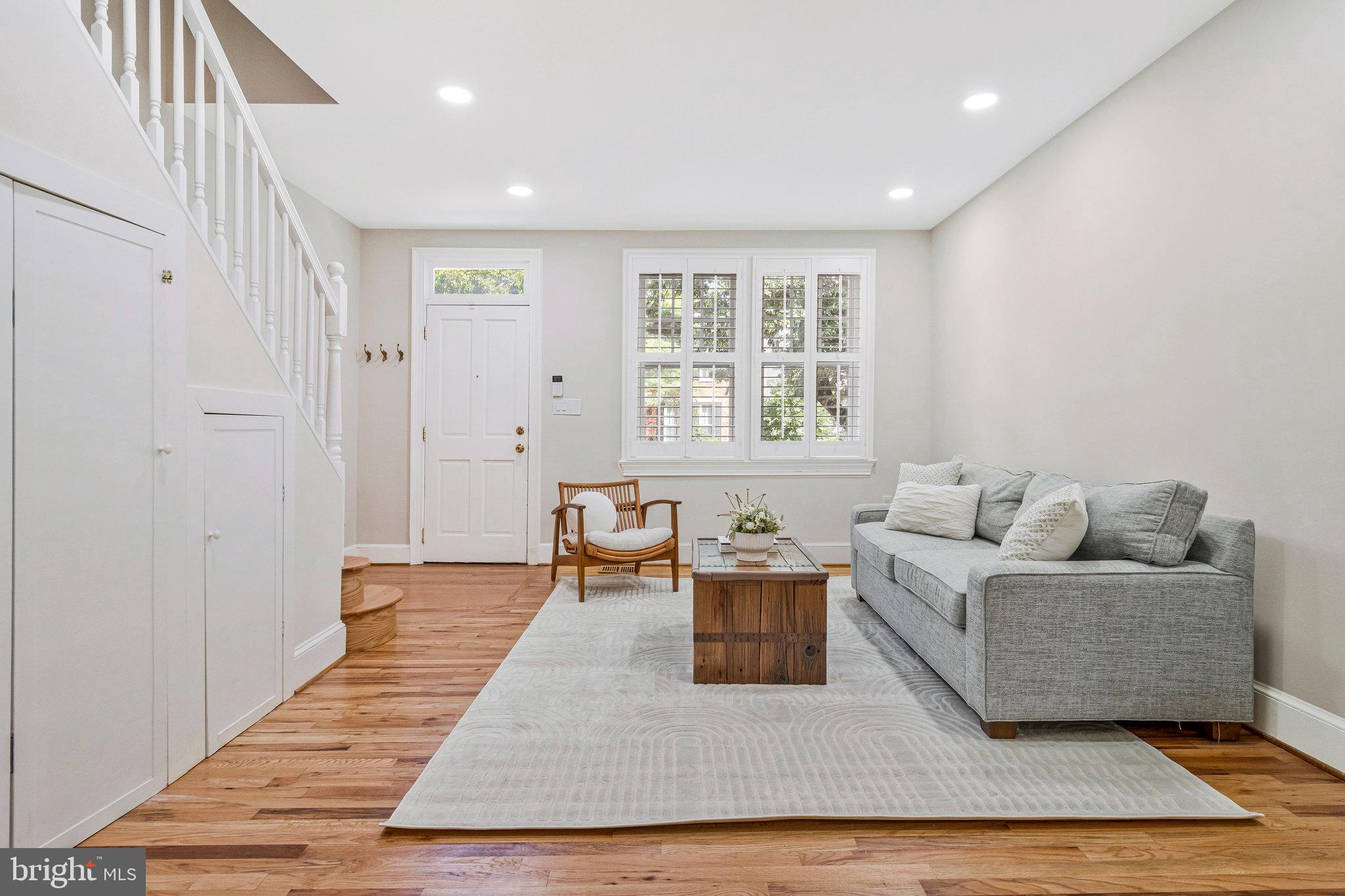 316 5TH STREET NE