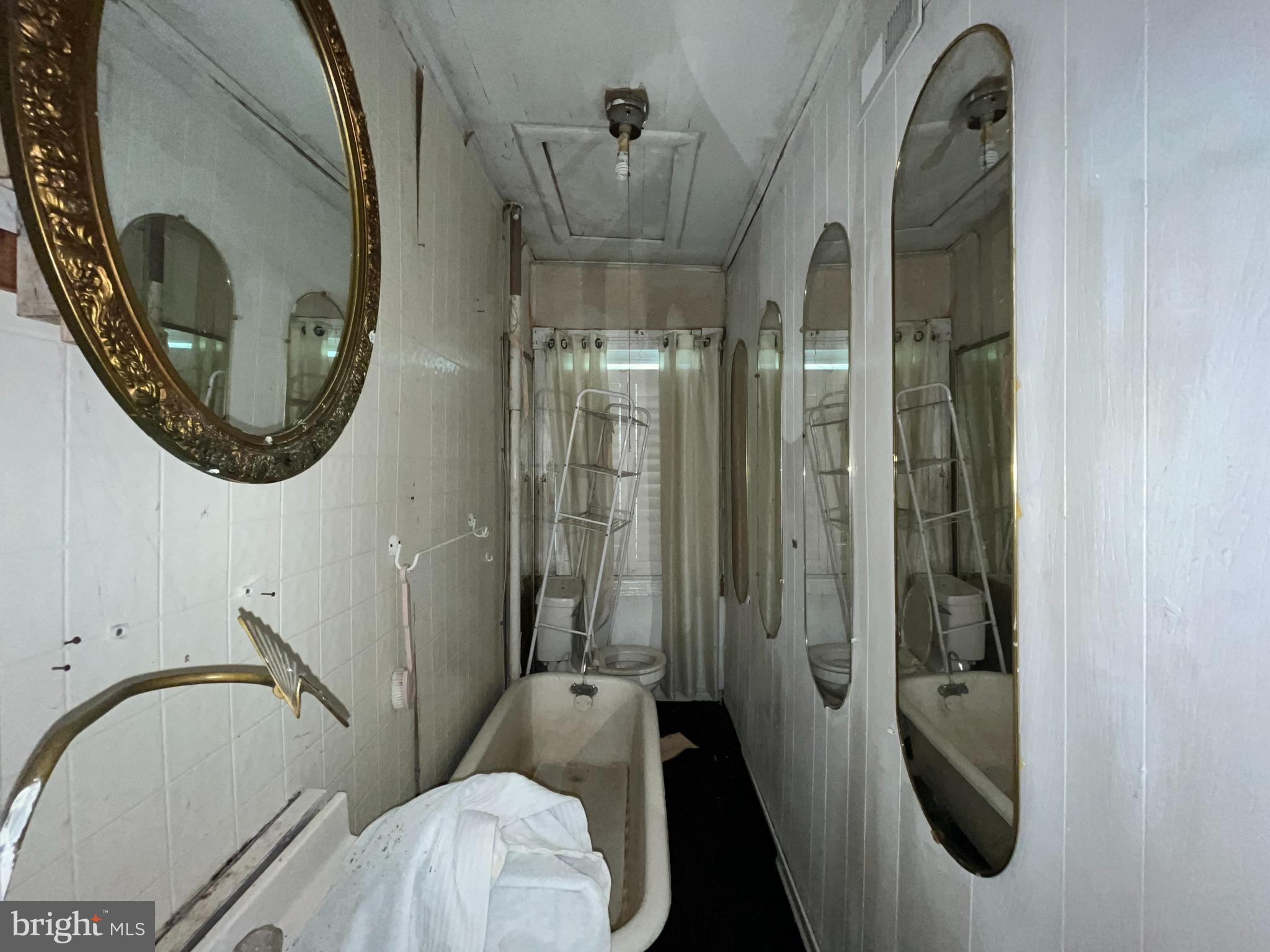 SHIPLEY HILL - Residential