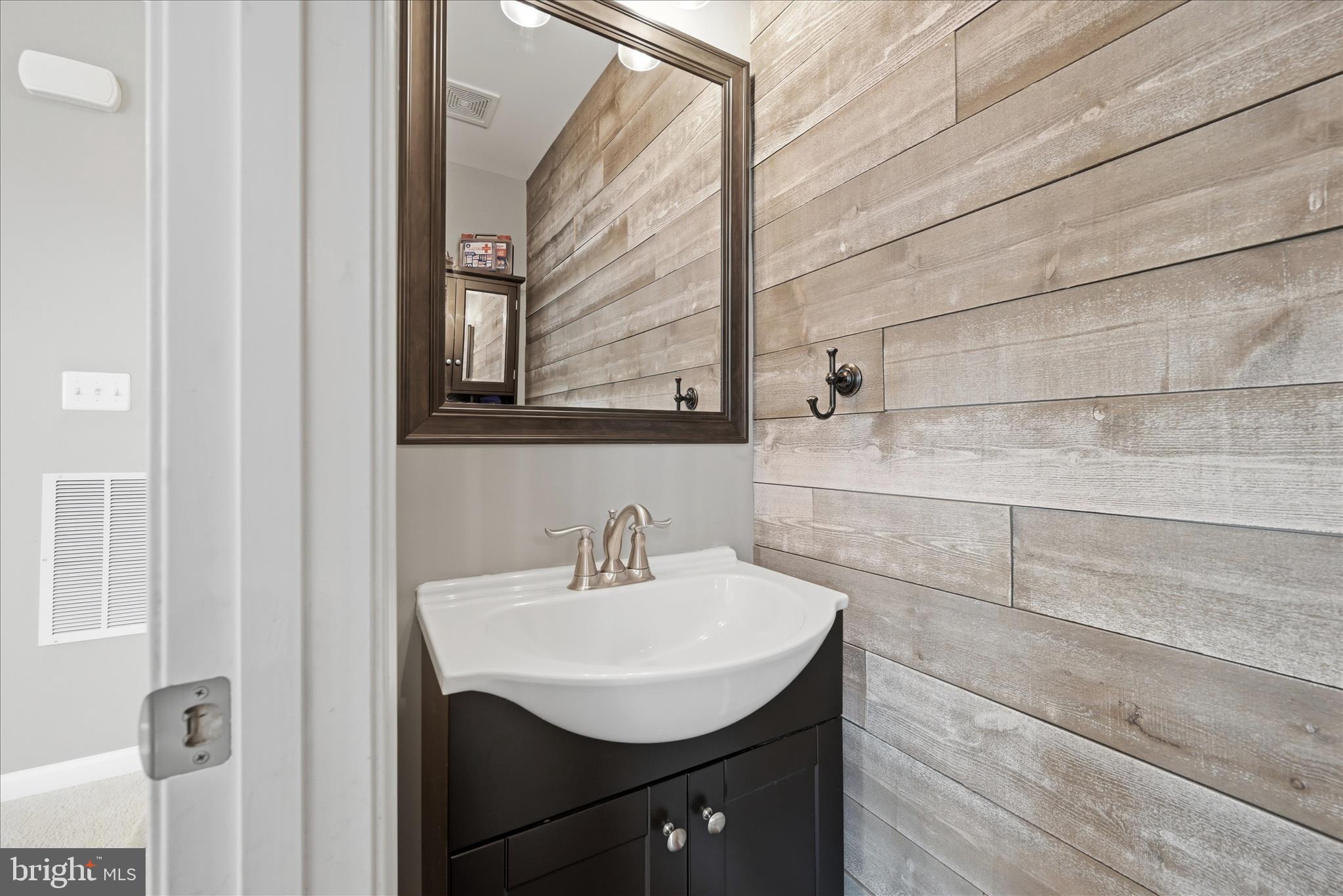 LAKE FREDERICK - Residential