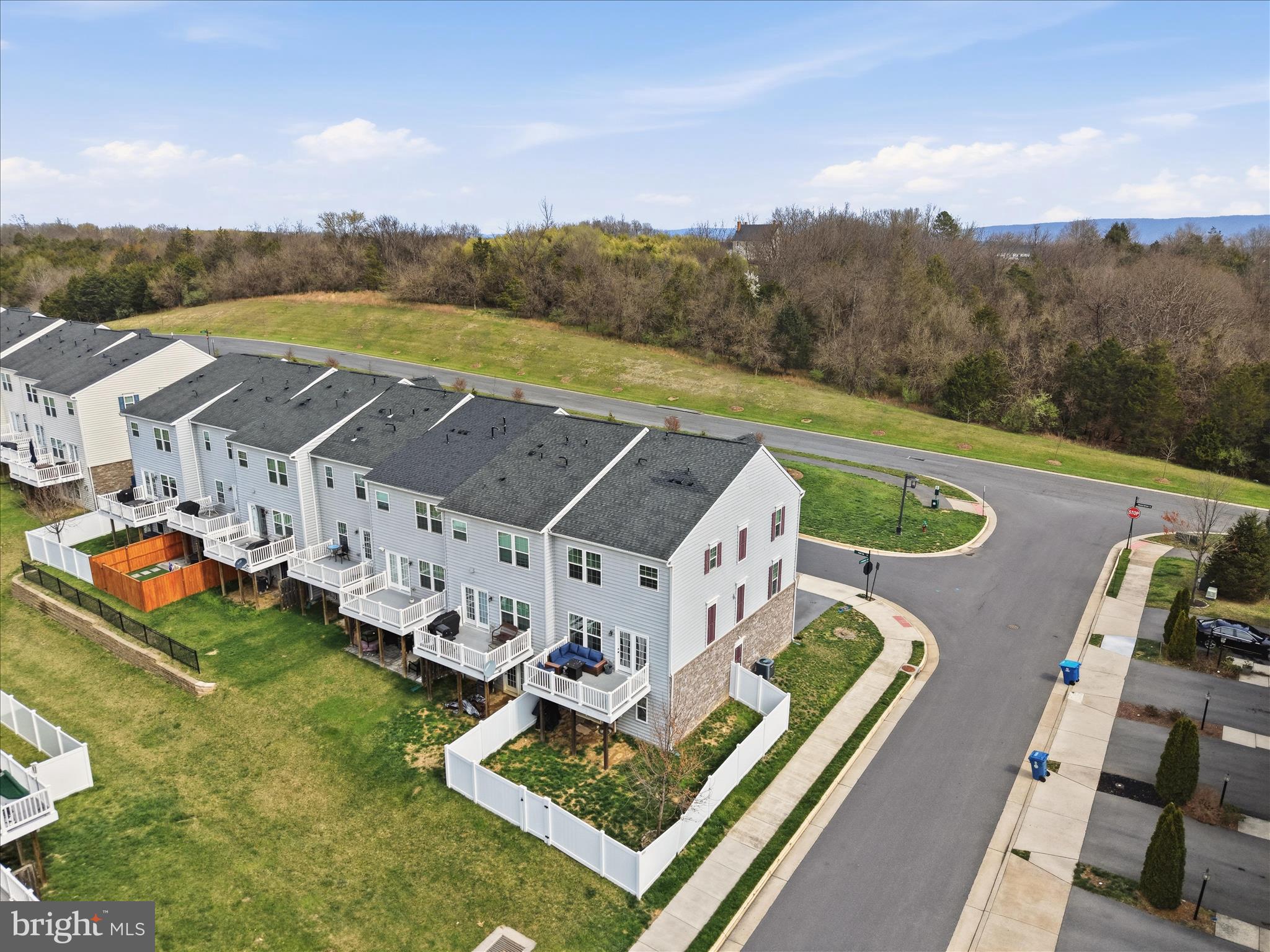 LAKE FREDERICK - Residential