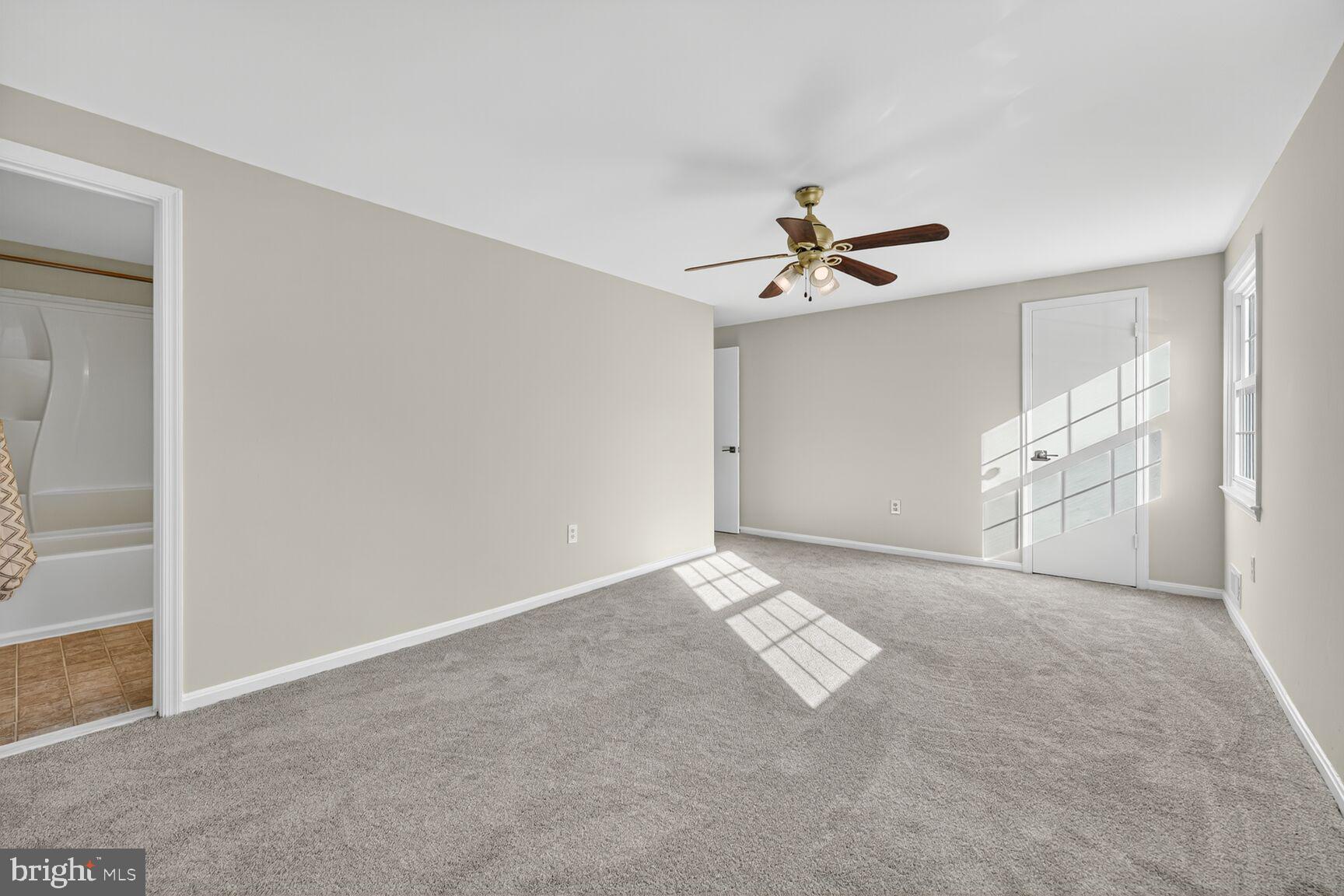 PINEWOOD HILL - Residential