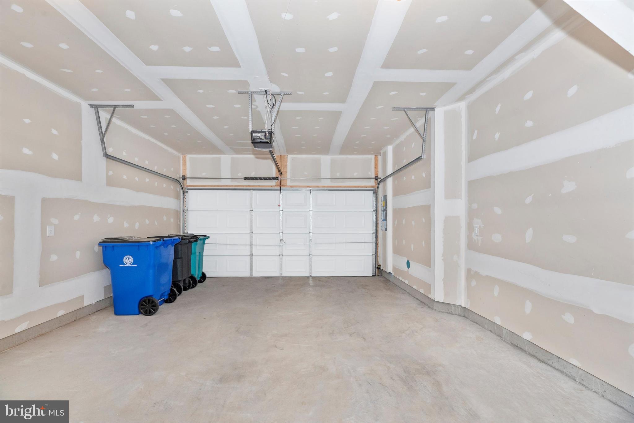 WESTVIEW SOUTH - Residential Lease