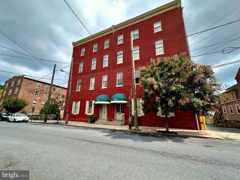 Photo of 231 N SHIPPEN ST #123, LANCASTER, PA 17602 (MLS # PALA2039944)