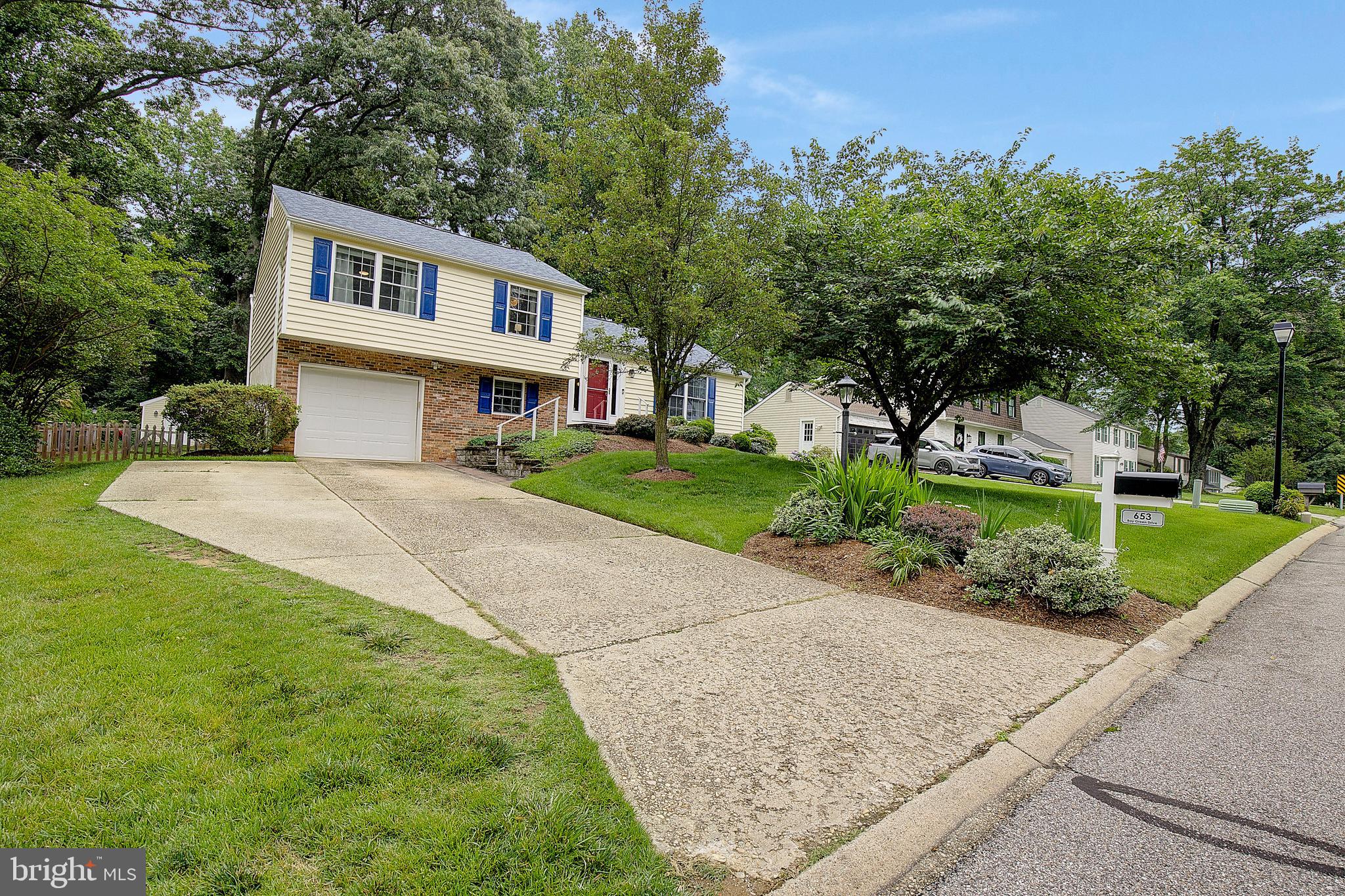 653 BAY GREEN DRIVE