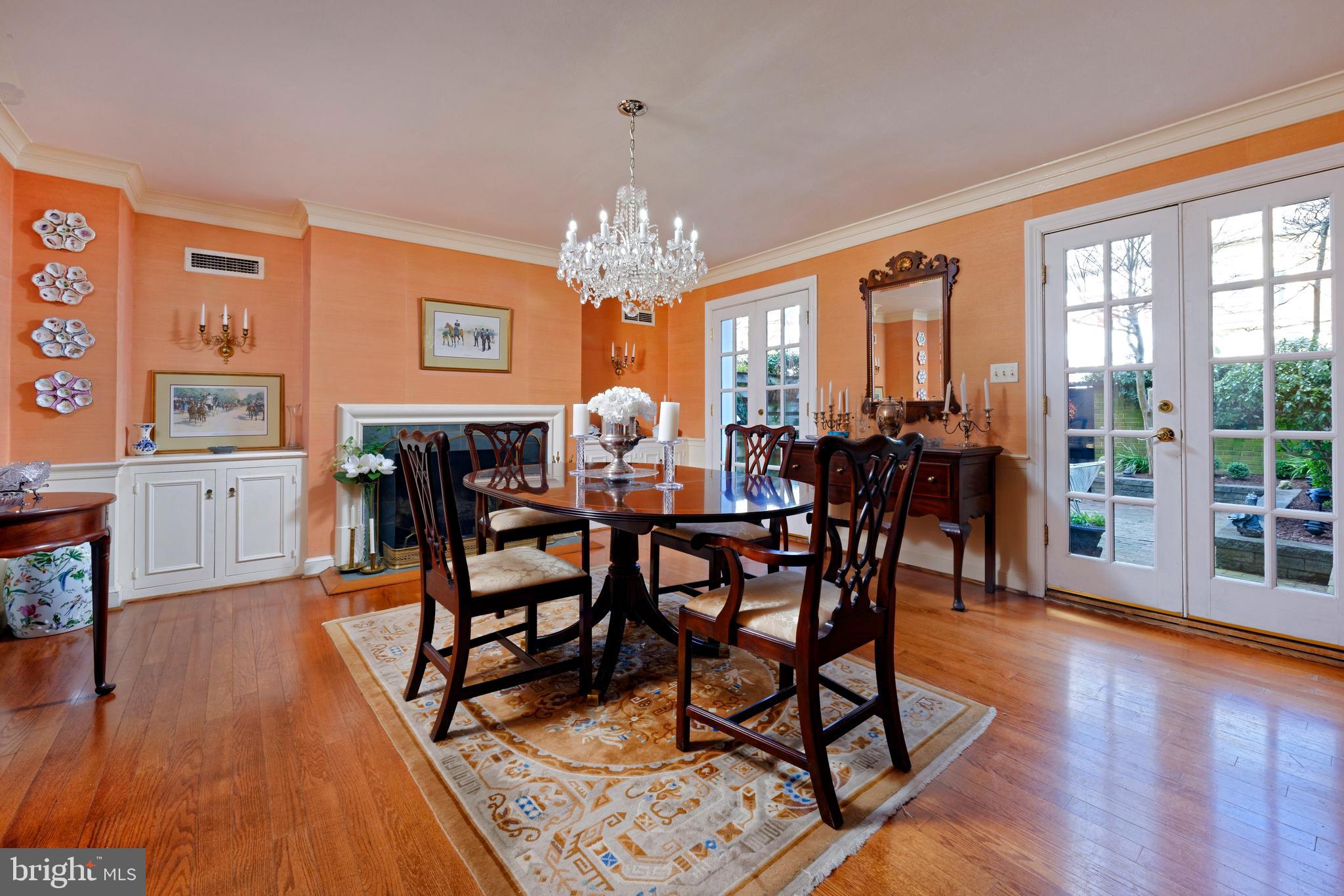 OLD TOWN ALEXANDRIA - Residential