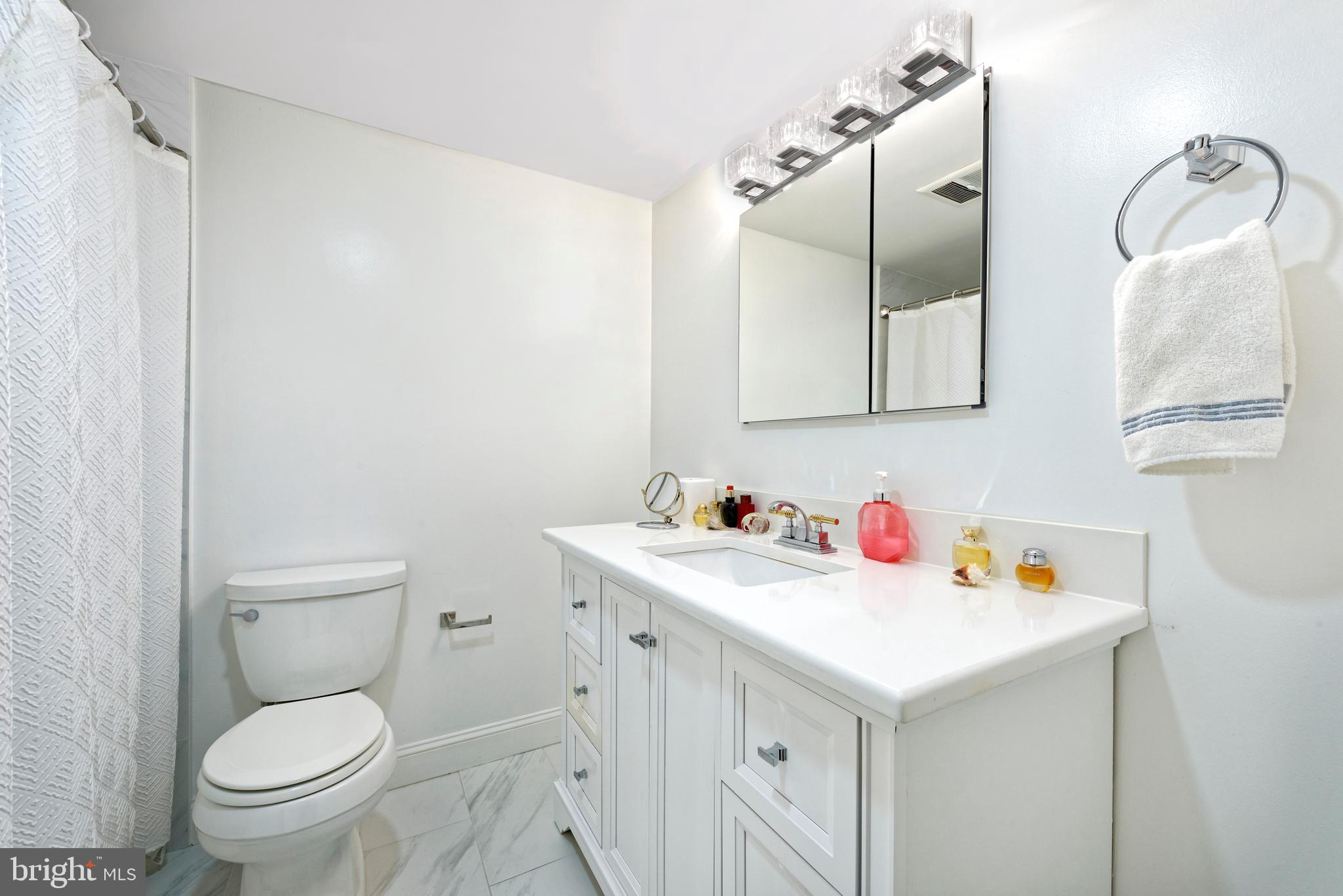 OLD TOWN ALEXANDRIA - Residential