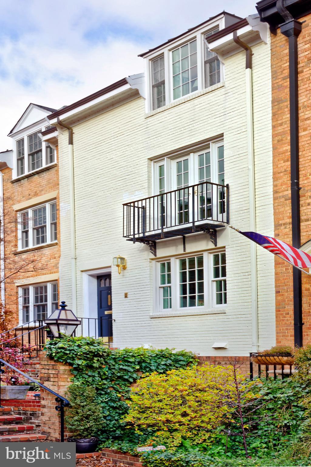 OLD TOWN ALEXANDRIA - Residential