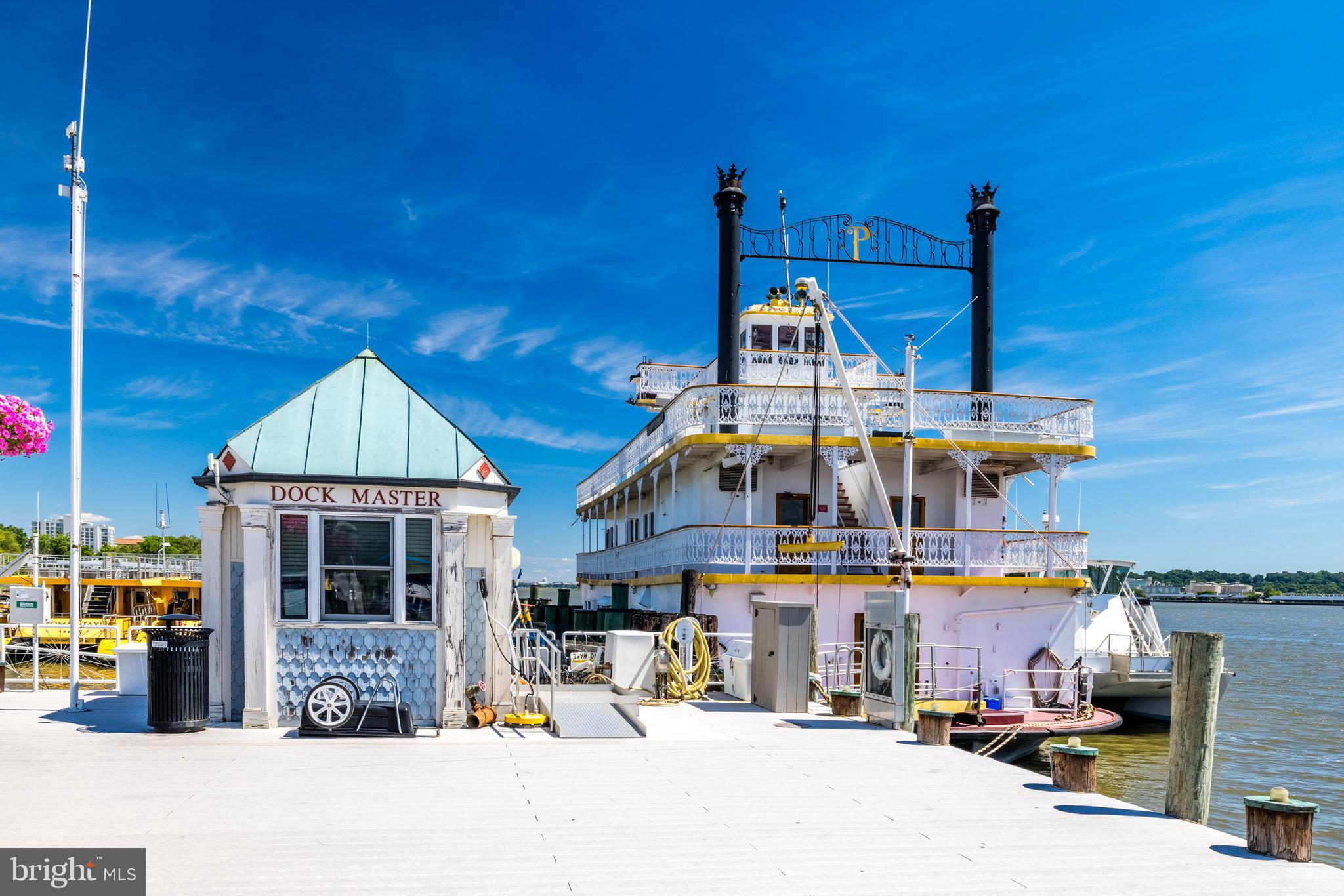 OLD TOWN ALEXANDRIA - Residential