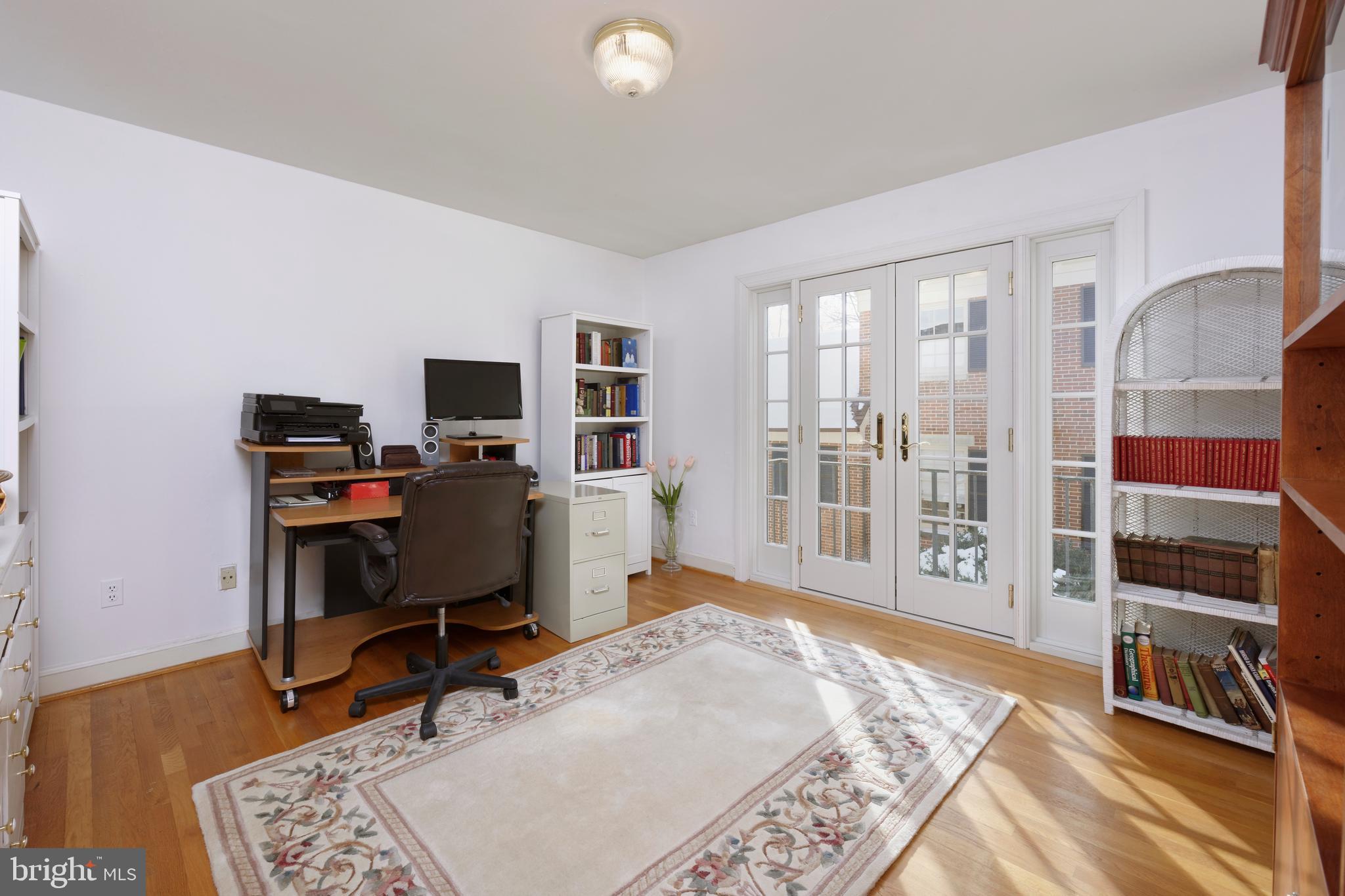 OLD TOWN ALEXANDRIA - Residential