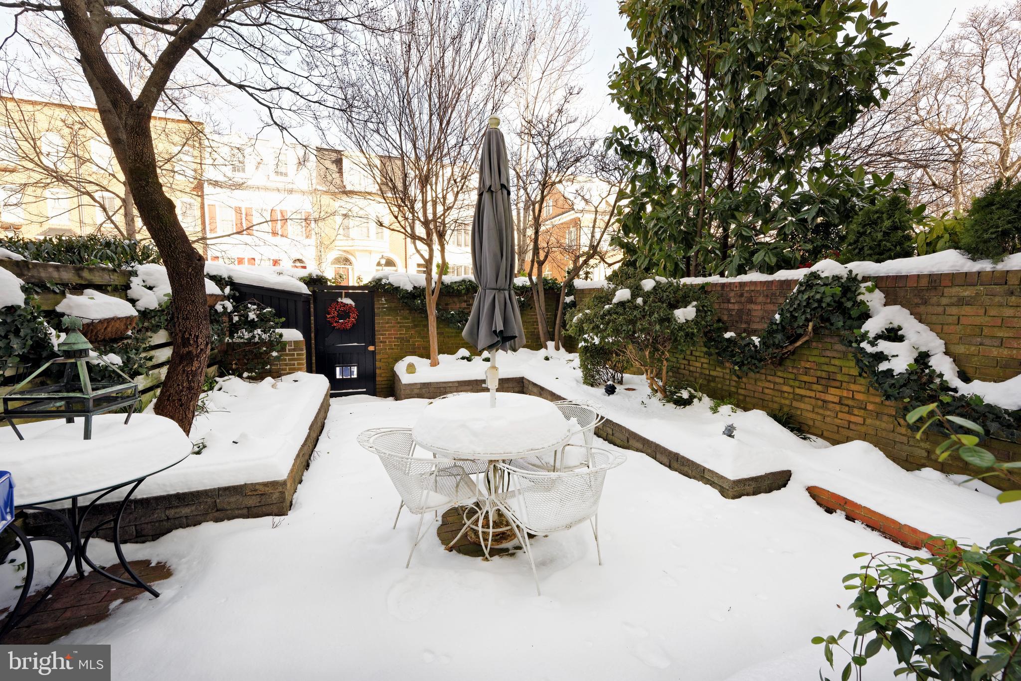 OLD TOWN ALEXANDRIA - Residential