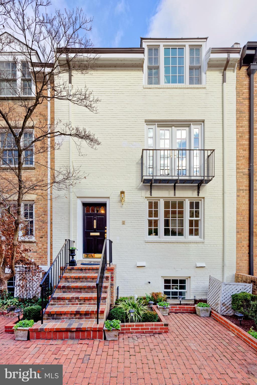 OLD TOWN ALEXANDRIA - Residential