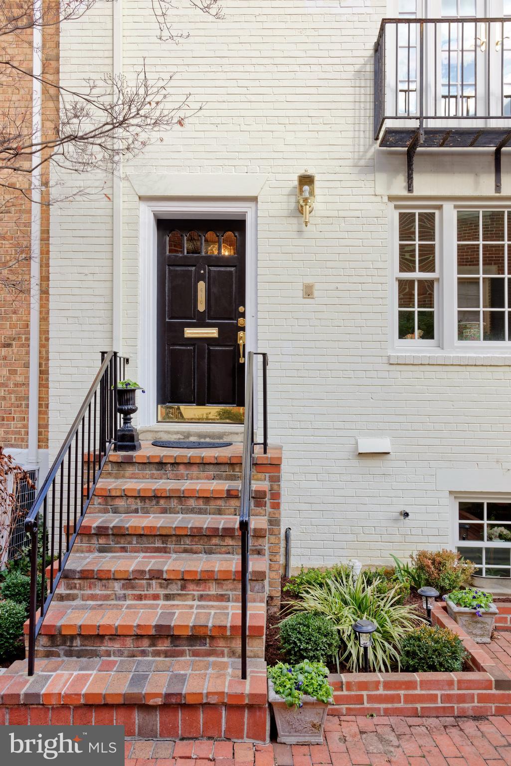 OLD TOWN ALEXANDRIA - Residential