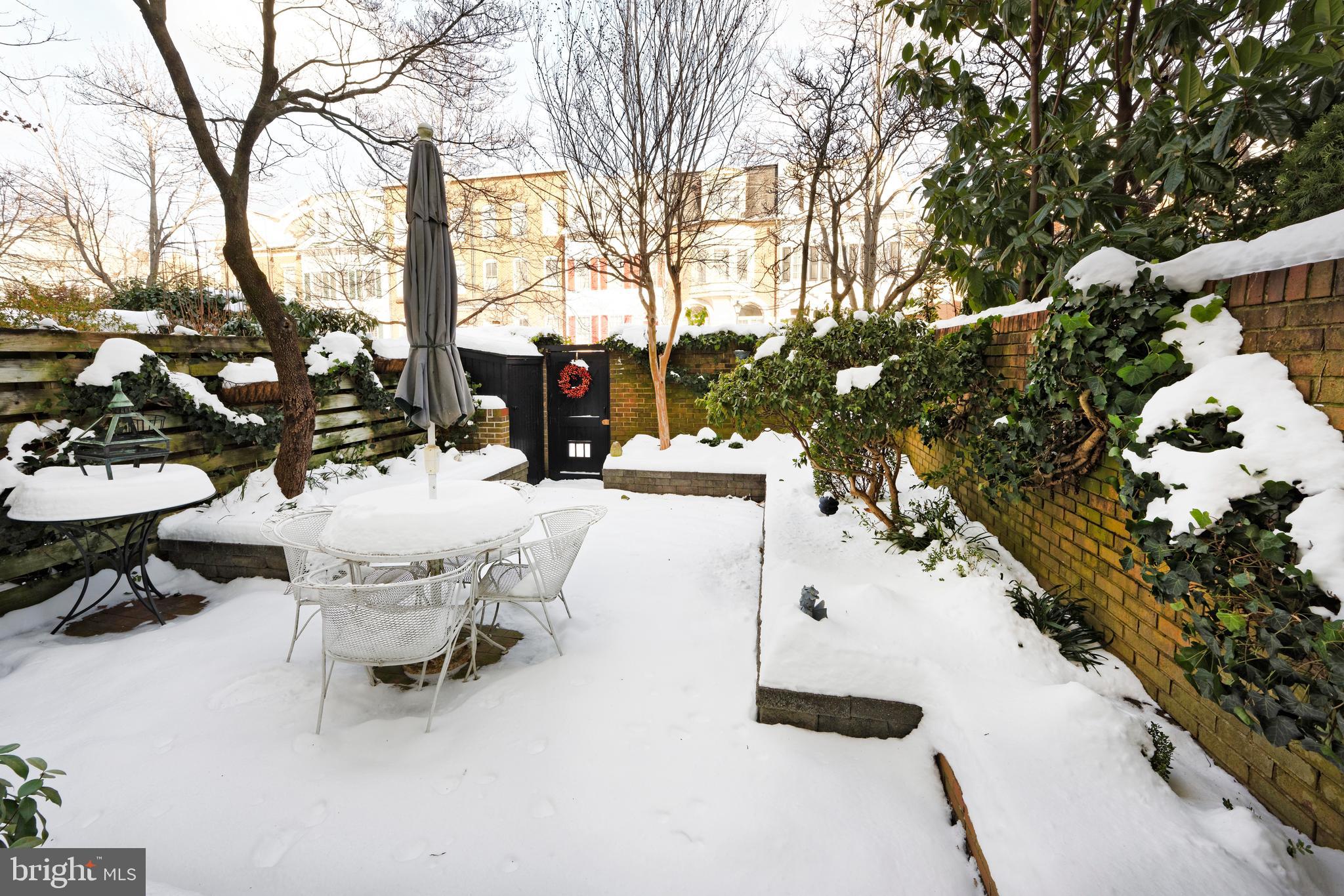 OLD TOWN ALEXANDRIA - Residential