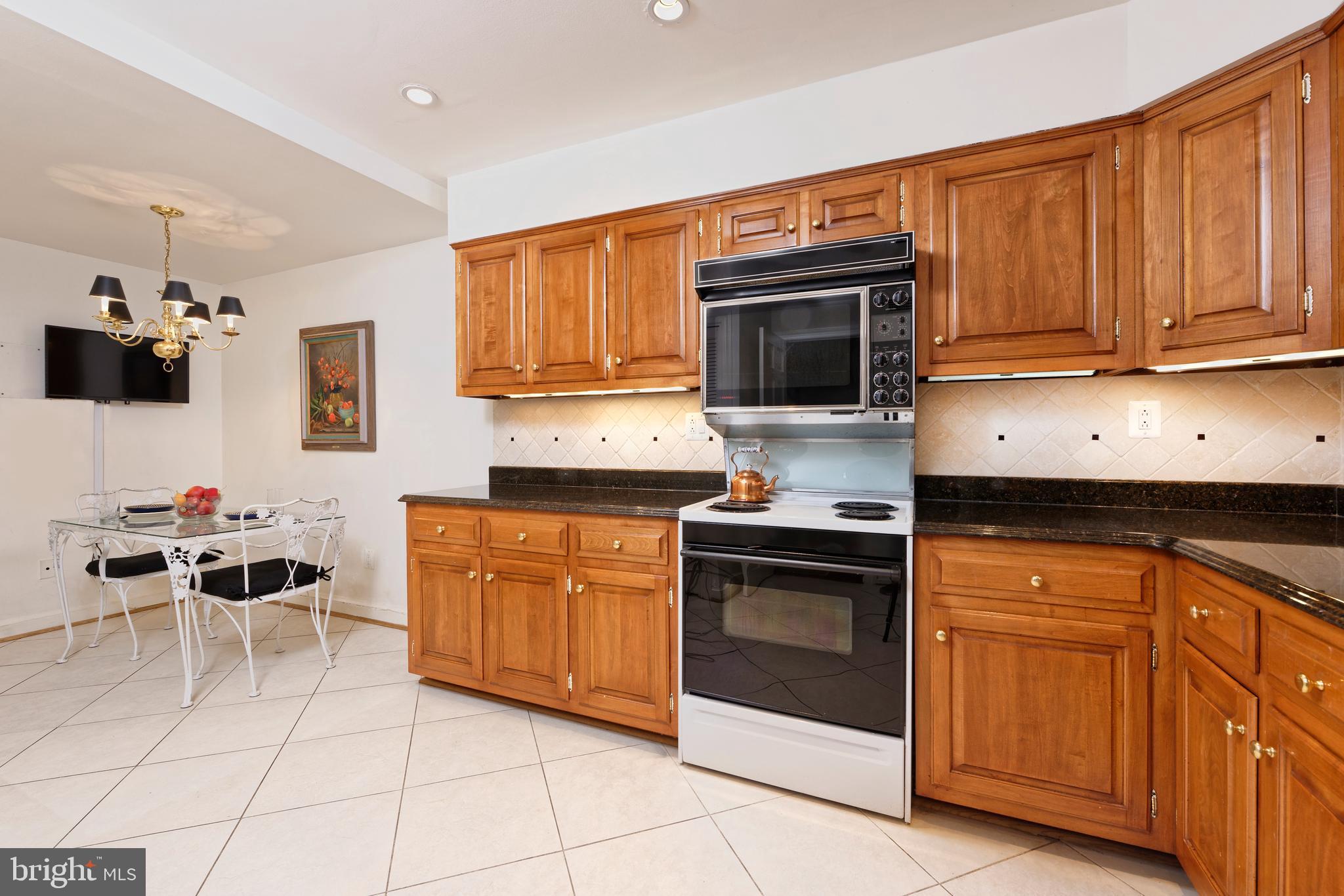 OLD TOWN ALEXANDRIA - Residential