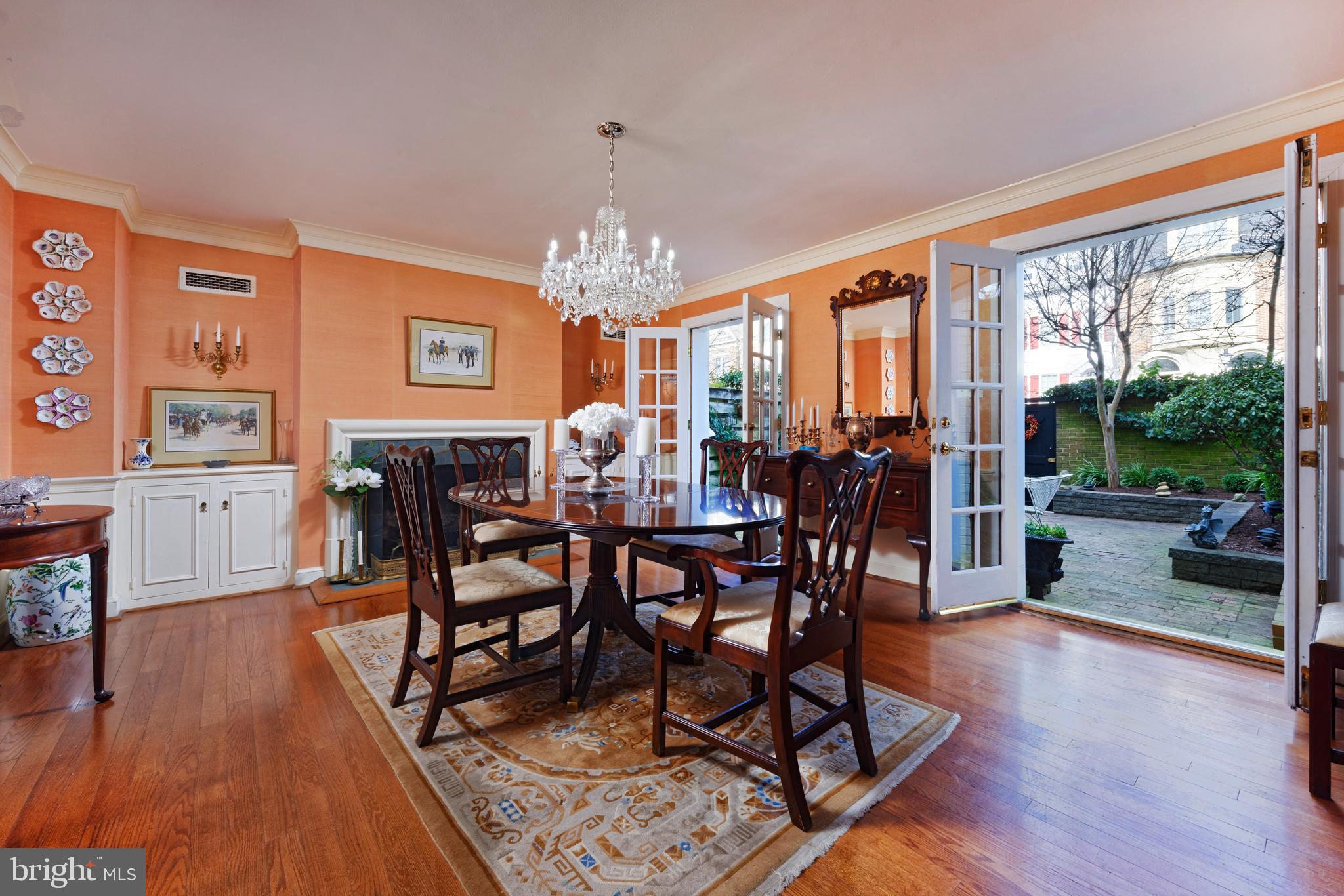 OLD TOWN ALEXANDRIA - Residential