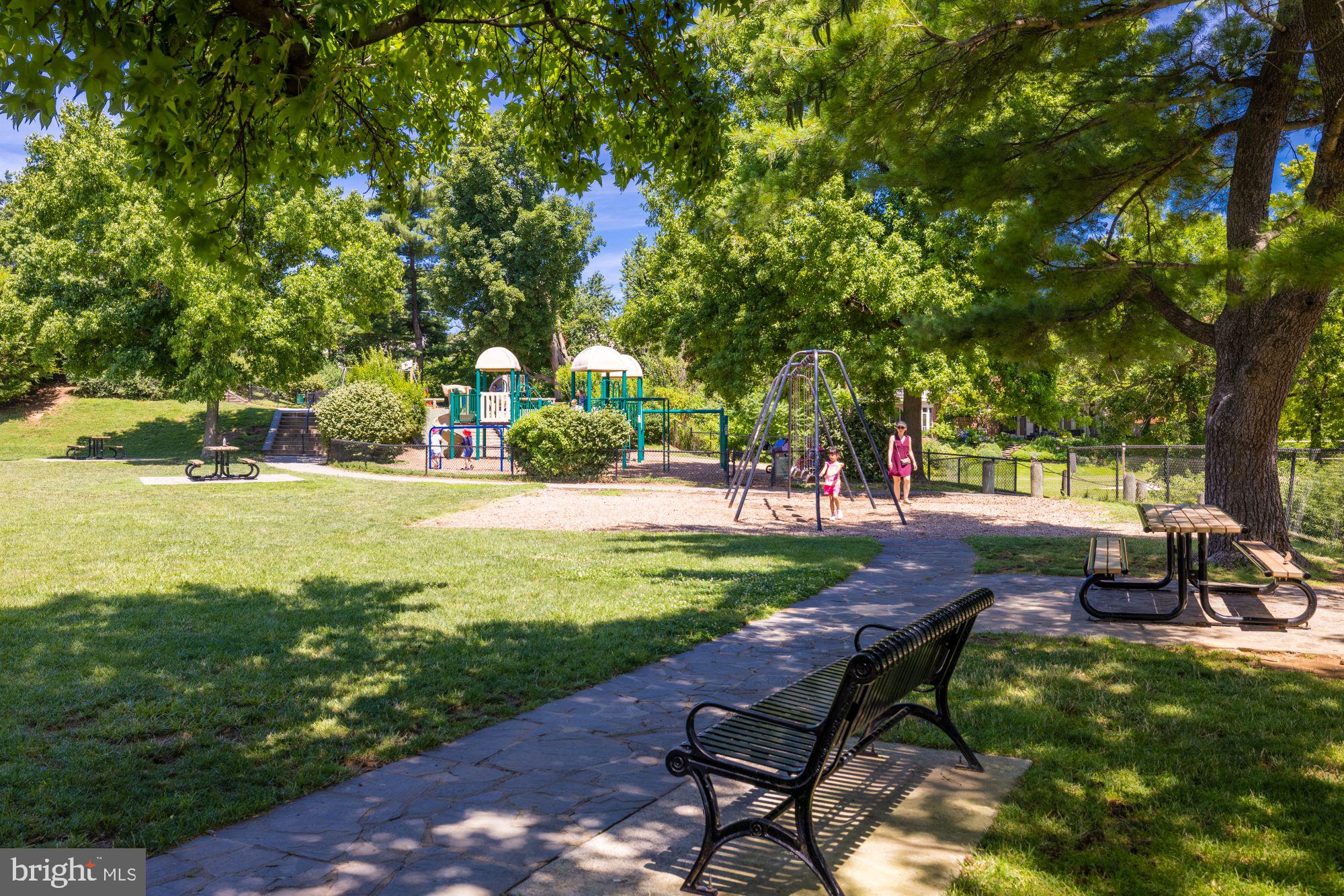 OLD TOWN ALEXANDRIA - Residential