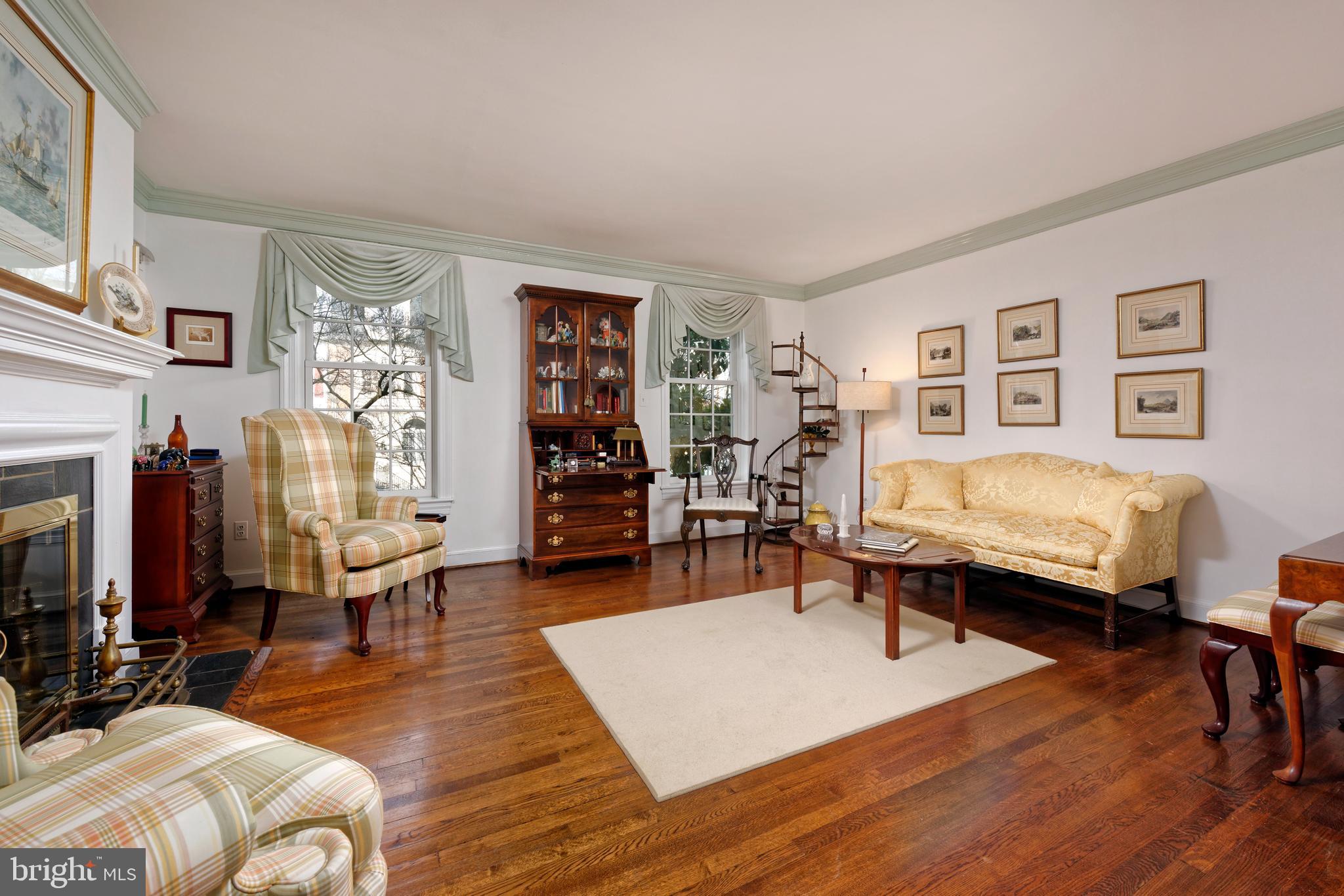 OLD TOWN ALEXANDRIA - Residential