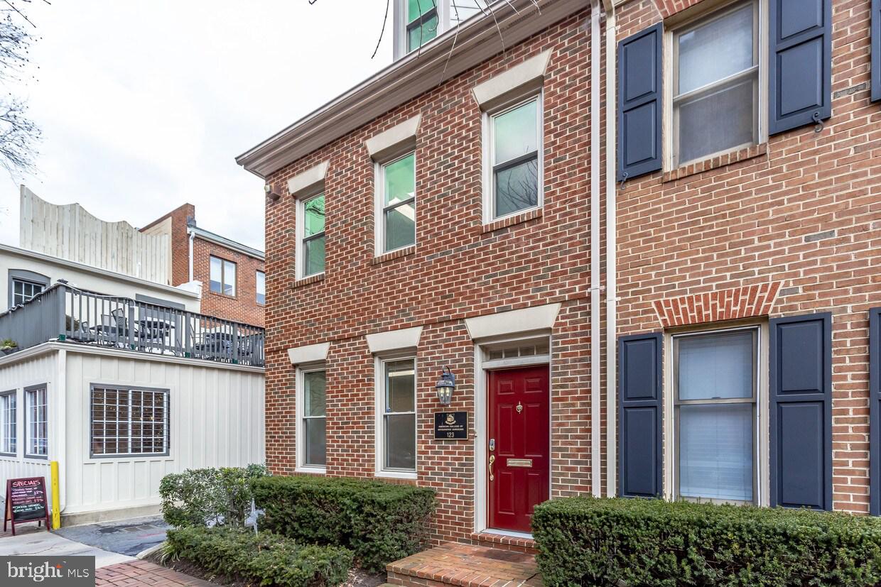 OLD TOWN HISTORIC - Commercial Lease