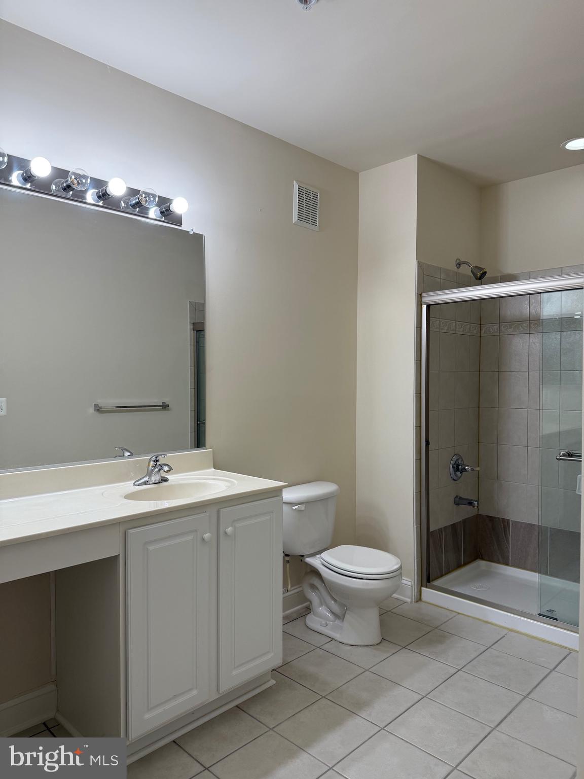 RIVER HILL - Residential Lease