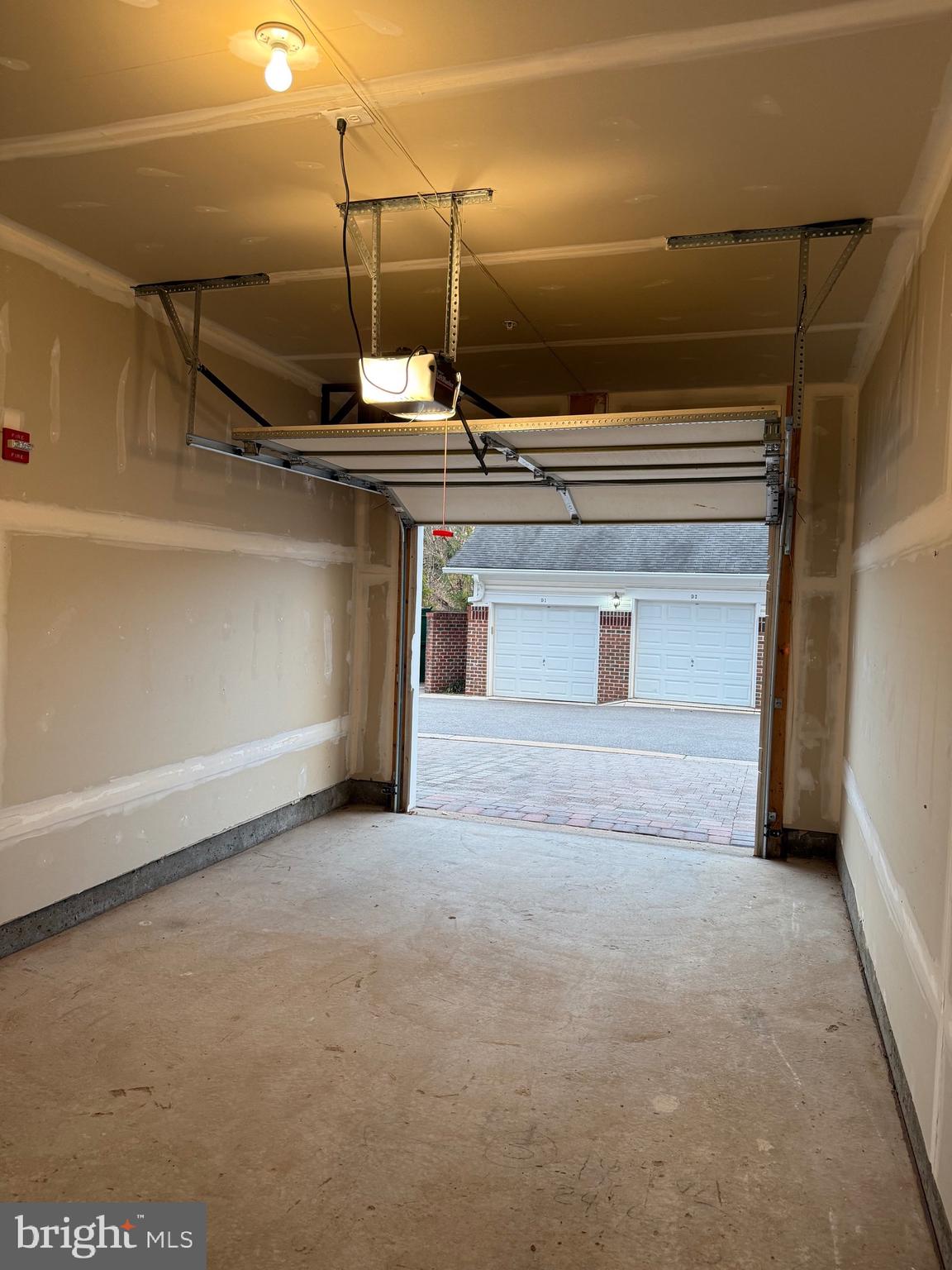 RIVER HILL - Residential Lease