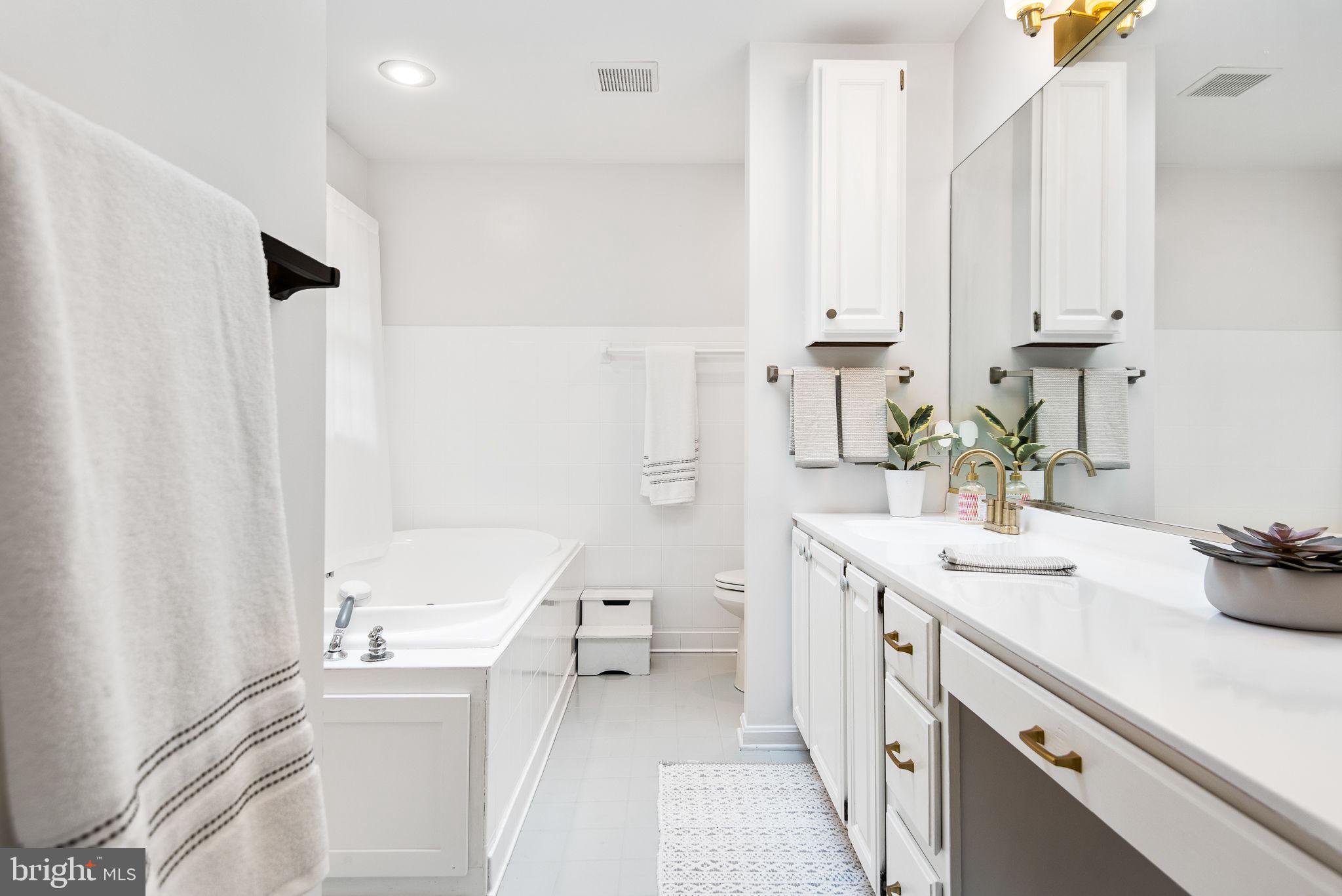 CROFTON ORCHARD - Residential