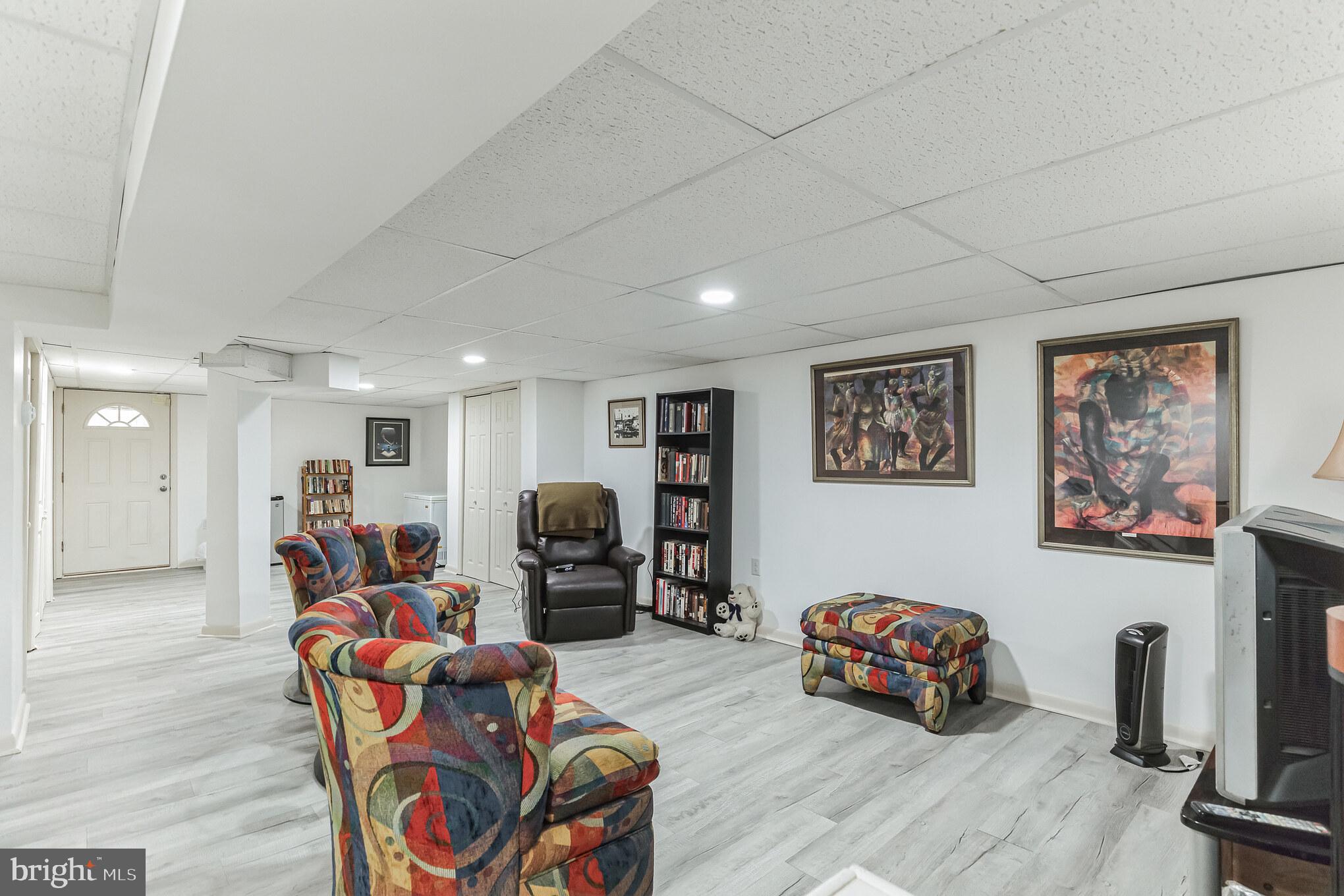 ACADEMY GARDENS - Residential