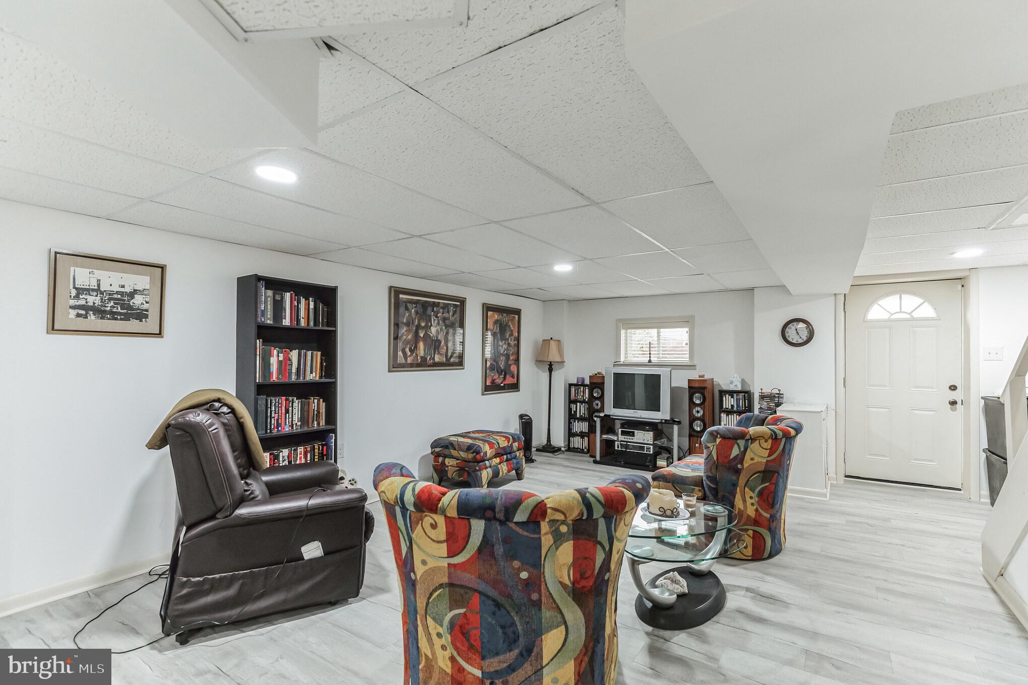 ACADEMY GARDENS - Residential