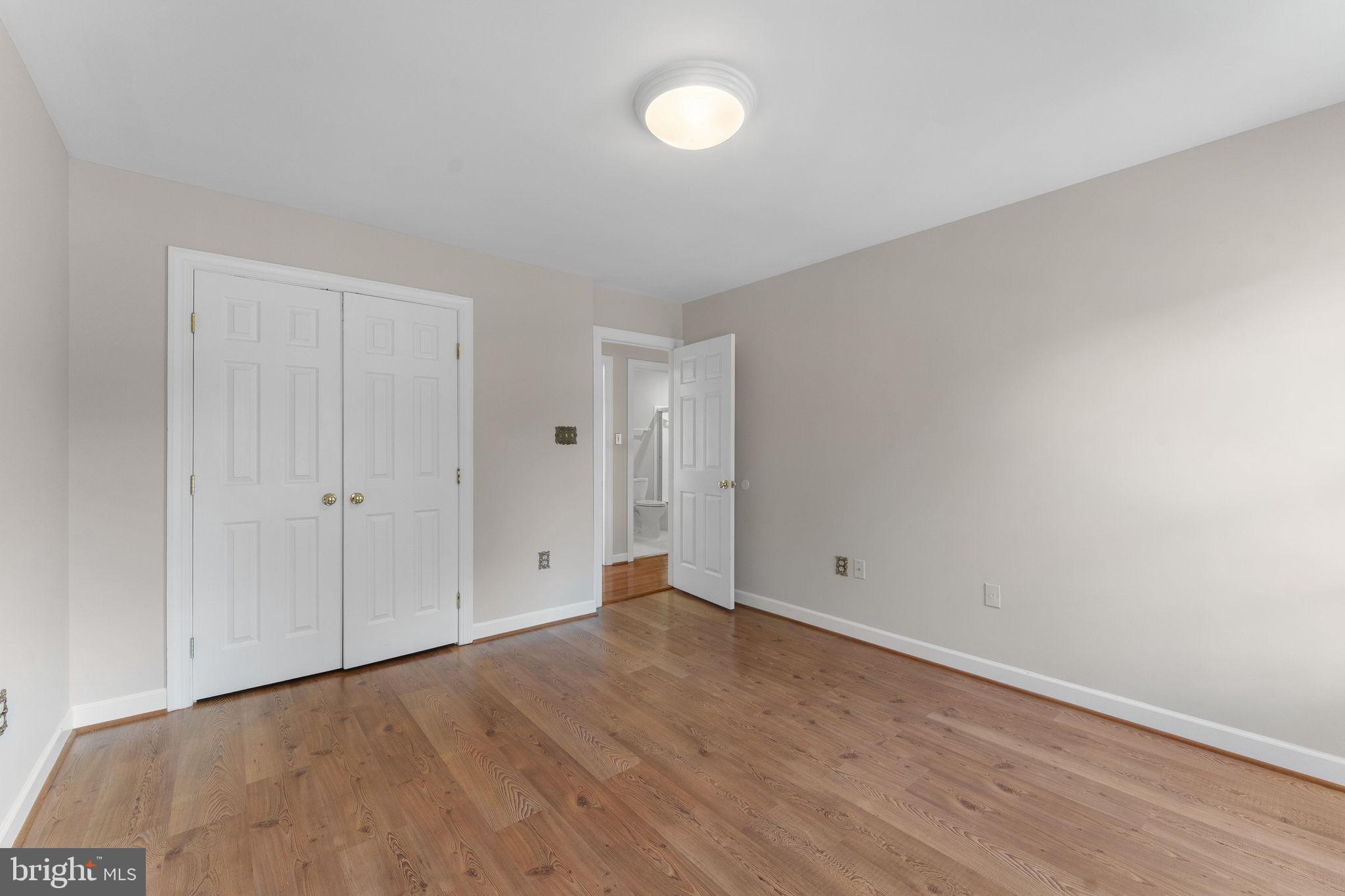 QUINCE ORCHARD KNOLLS - Residential