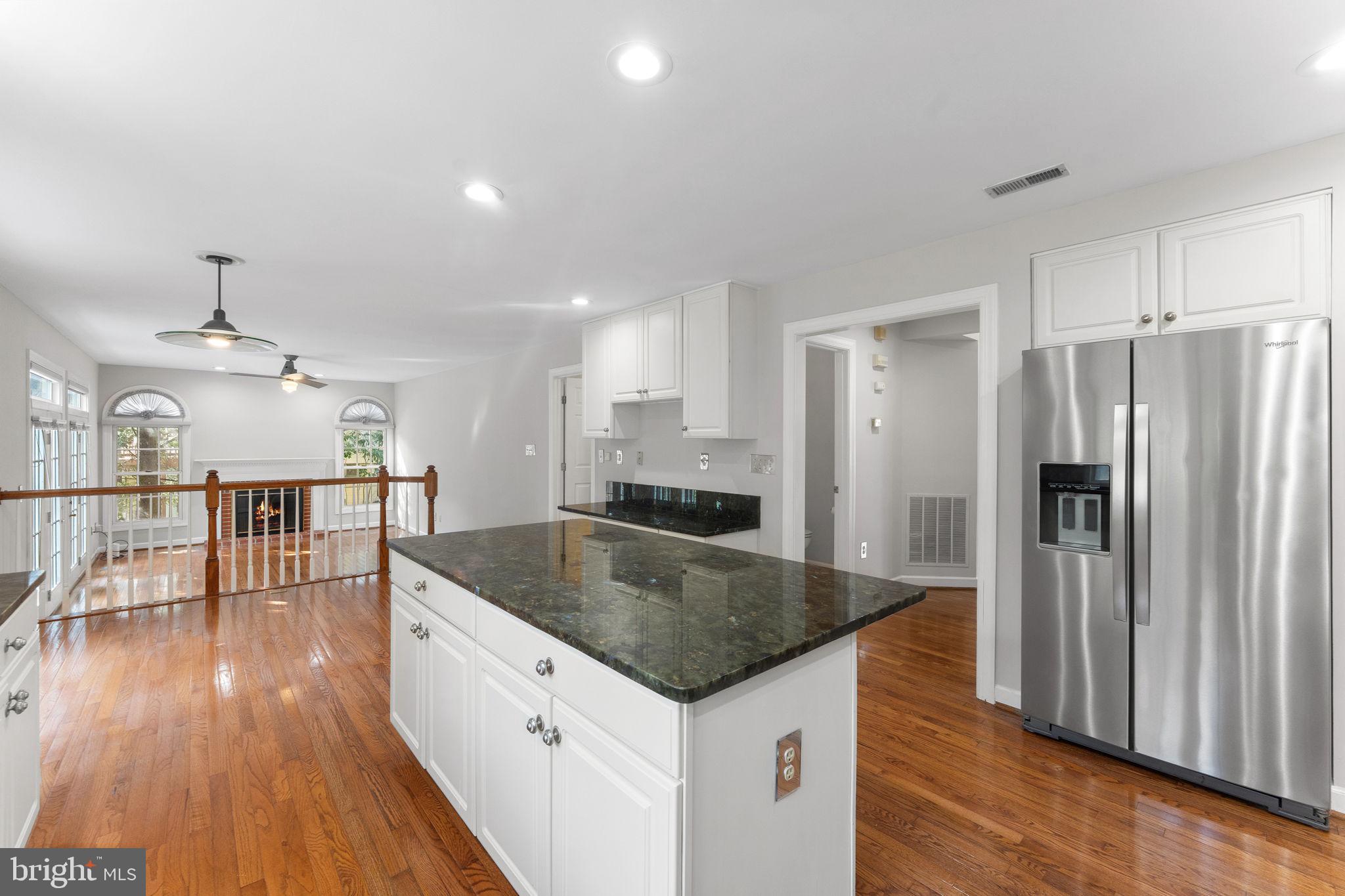 QUINCE ORCHARD KNOLLS - Residential