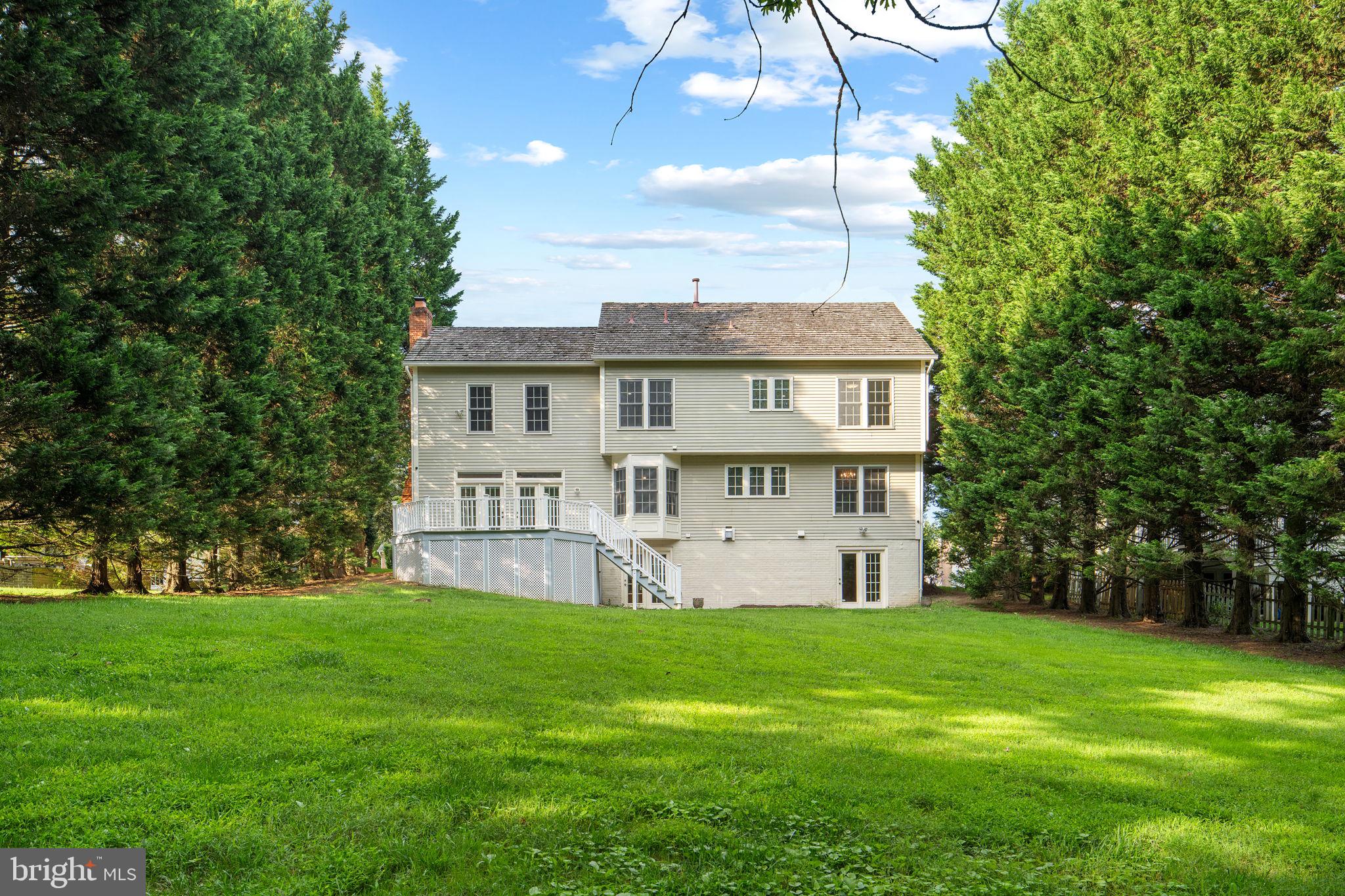 QUINCE ORCHARD KNOLLS - Residential