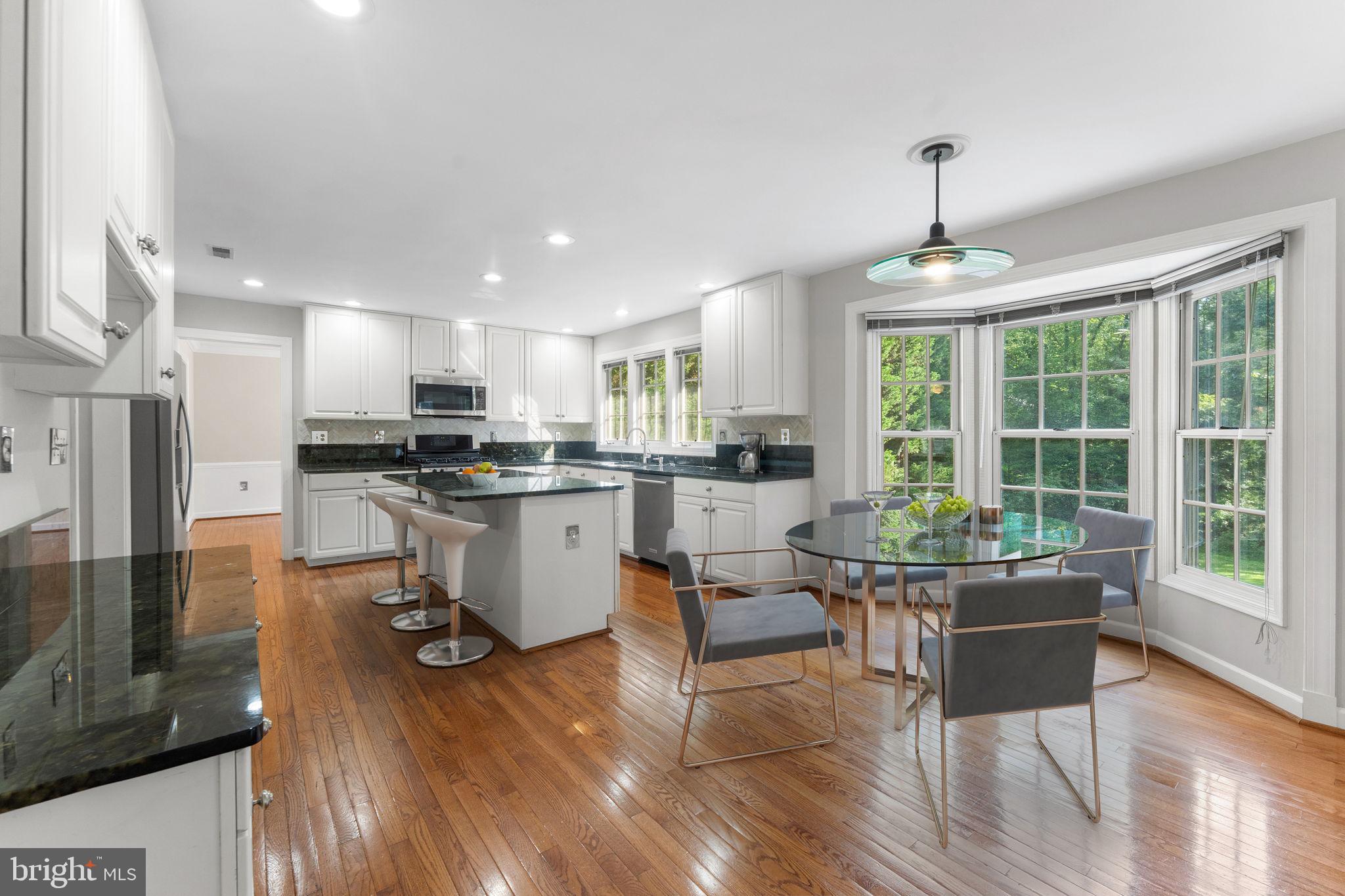 QUINCE ORCHARD KNOLLS - Residential