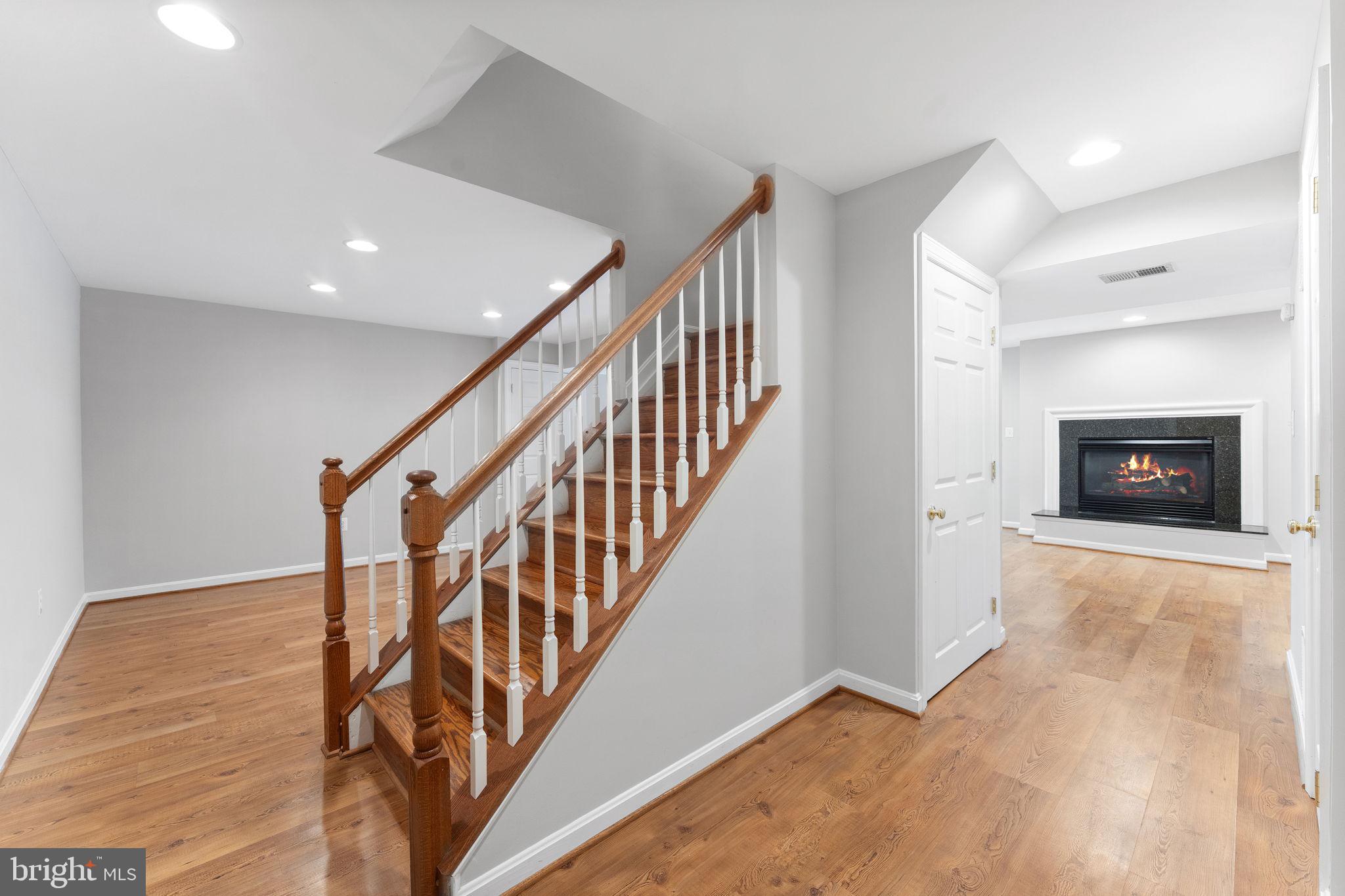 QUINCE ORCHARD KNOLLS - Residential