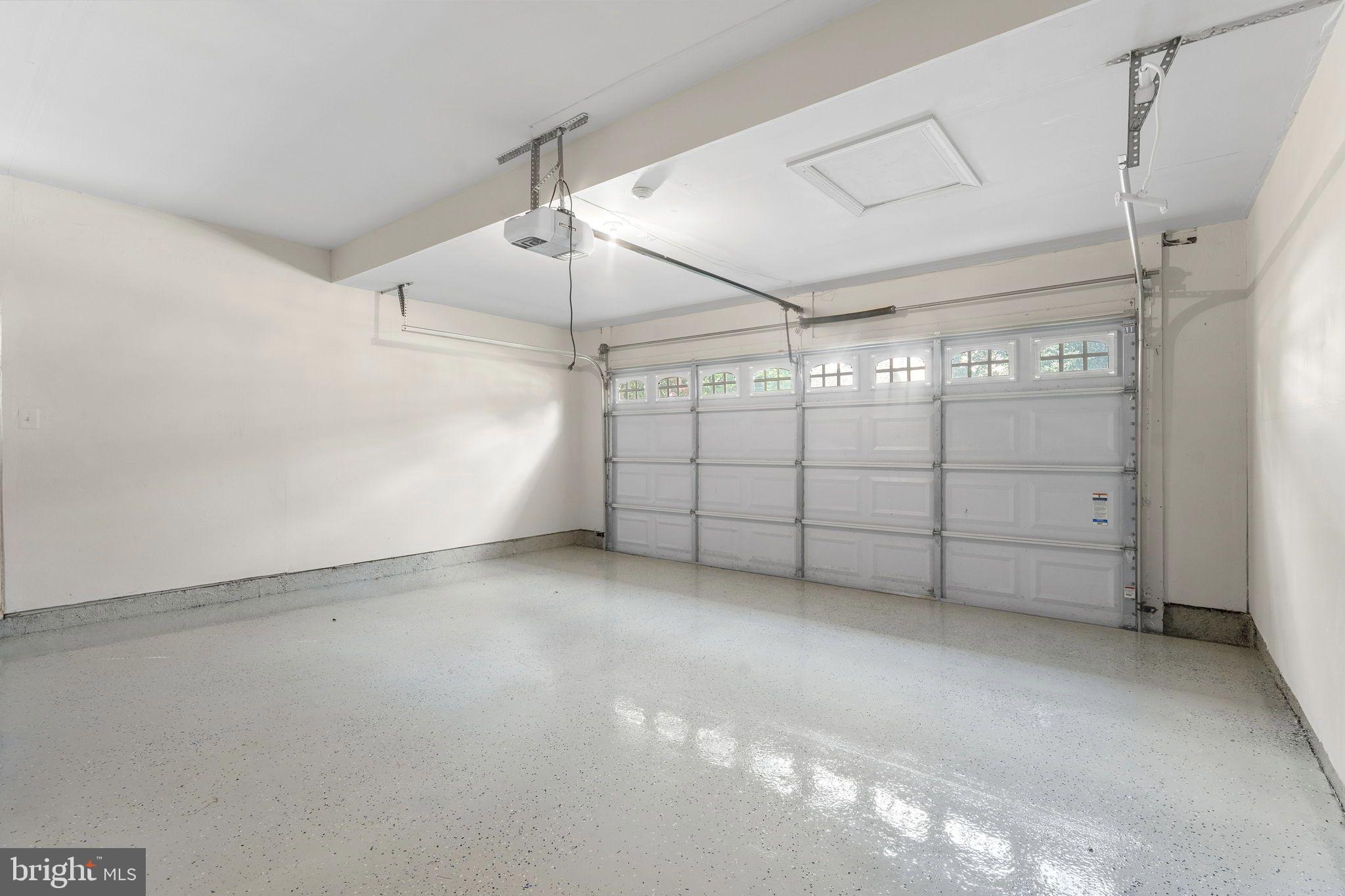 QUINCE ORCHARD KNOLLS - Residential