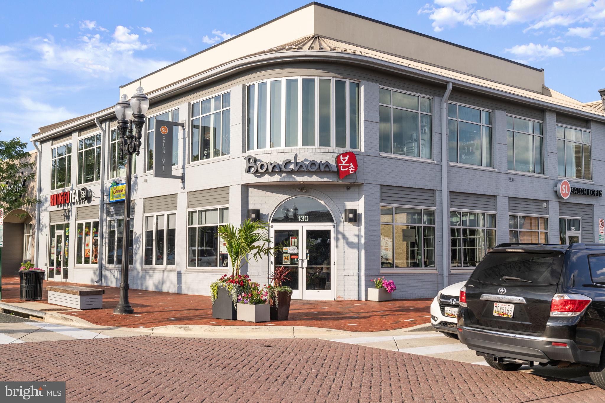 QUINCE ORCHARD KNOLLS - Residential