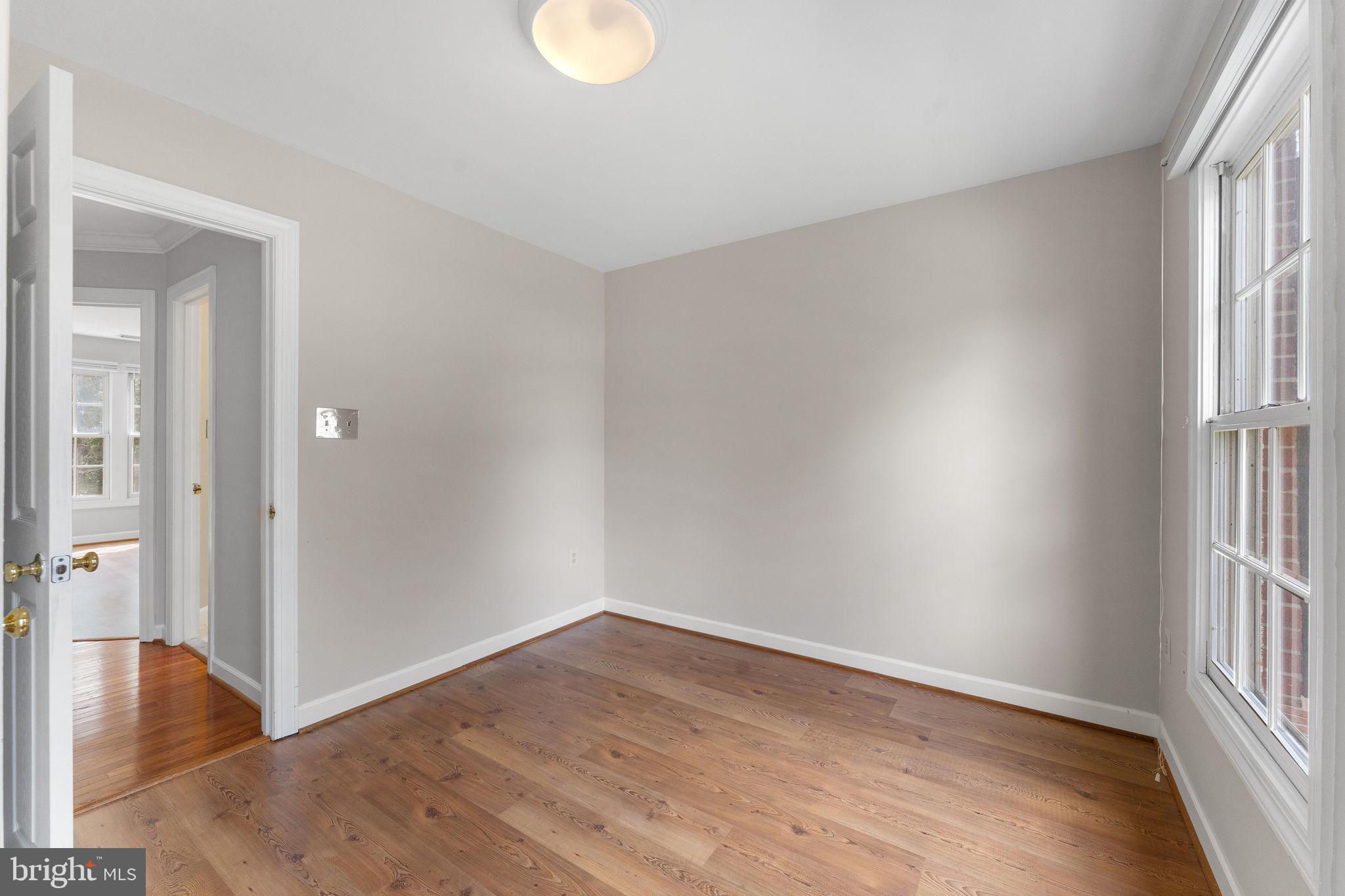 QUINCE ORCHARD KNOLLS - Residential