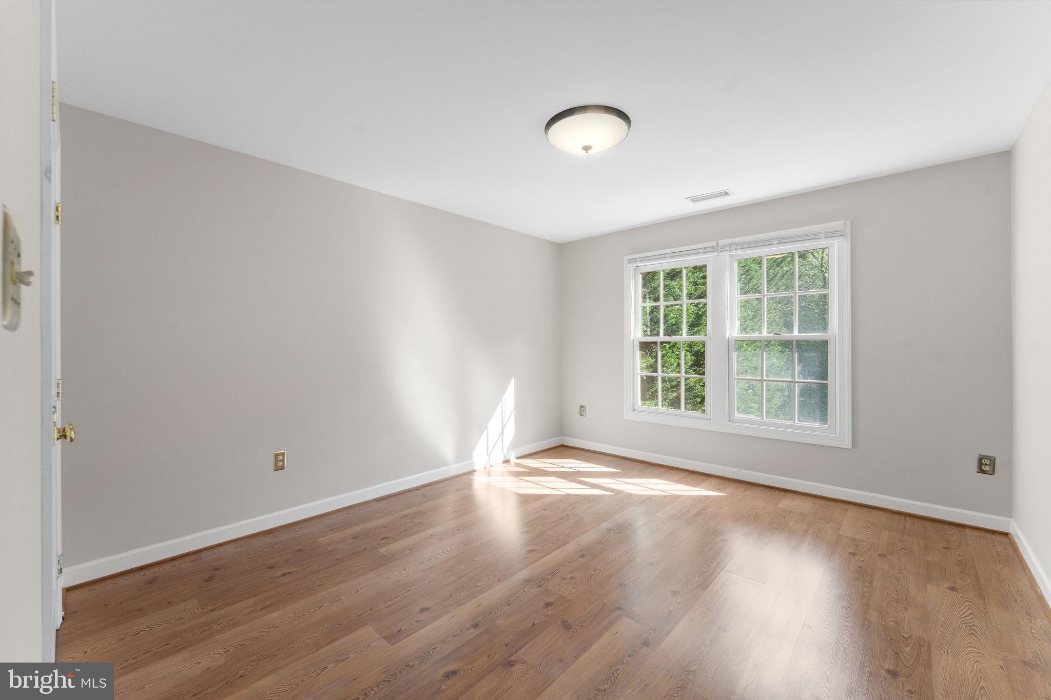 QUINCE ORCHARD KNOLLS - Residential