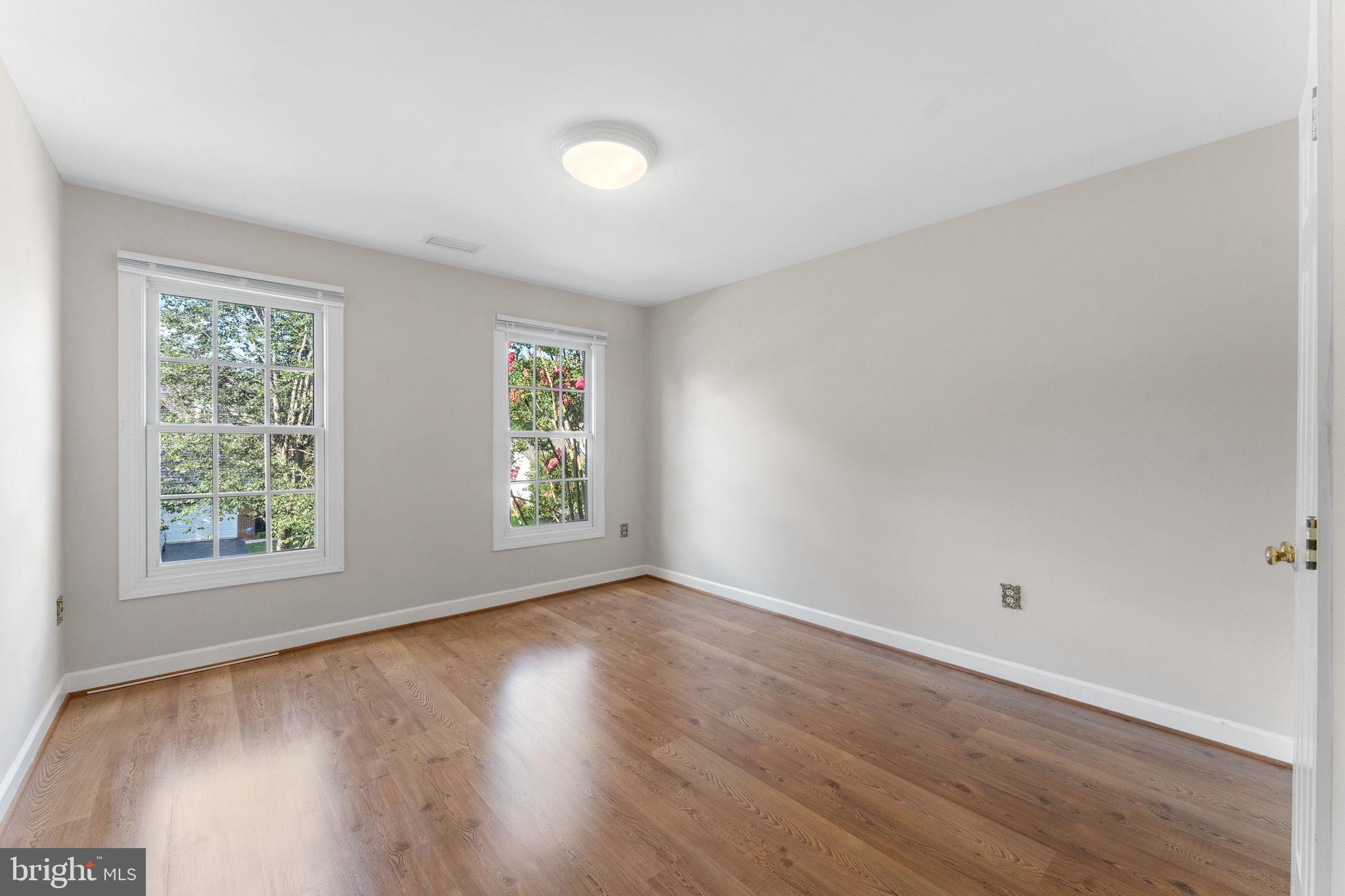 QUINCE ORCHARD KNOLLS - Residential