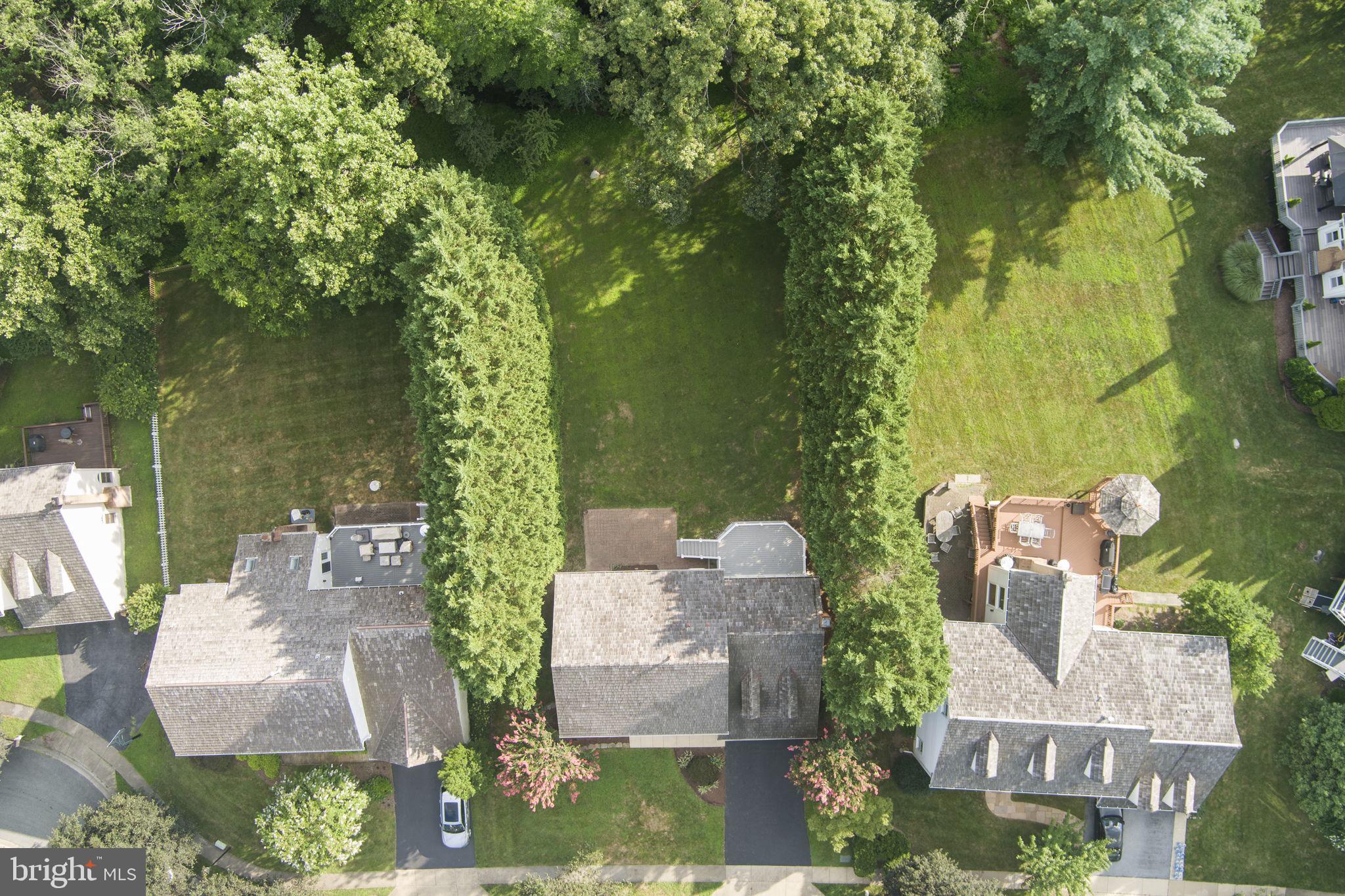 QUINCE ORCHARD KNOLLS - Residential