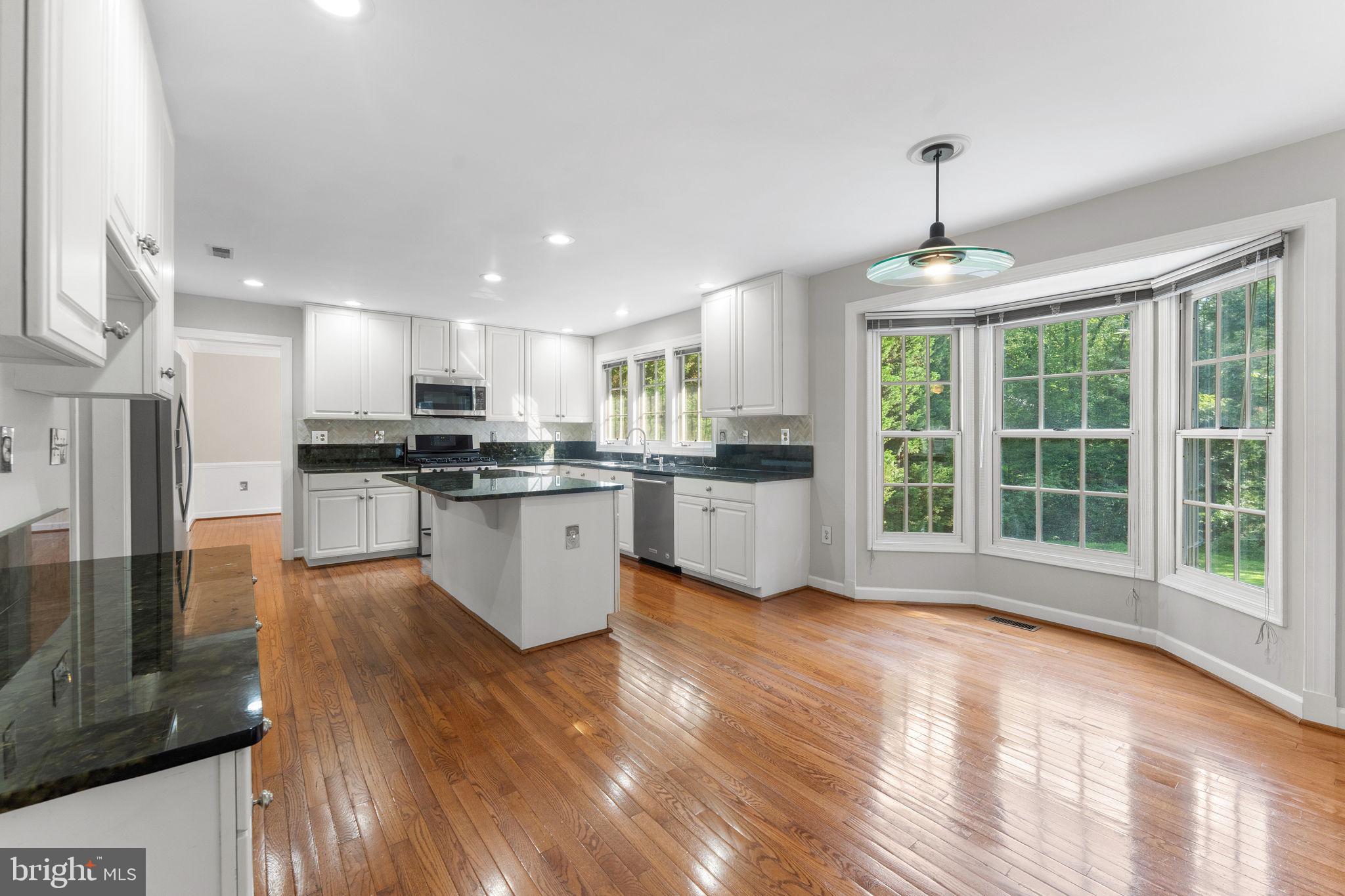 QUINCE ORCHARD KNOLLS - Residential