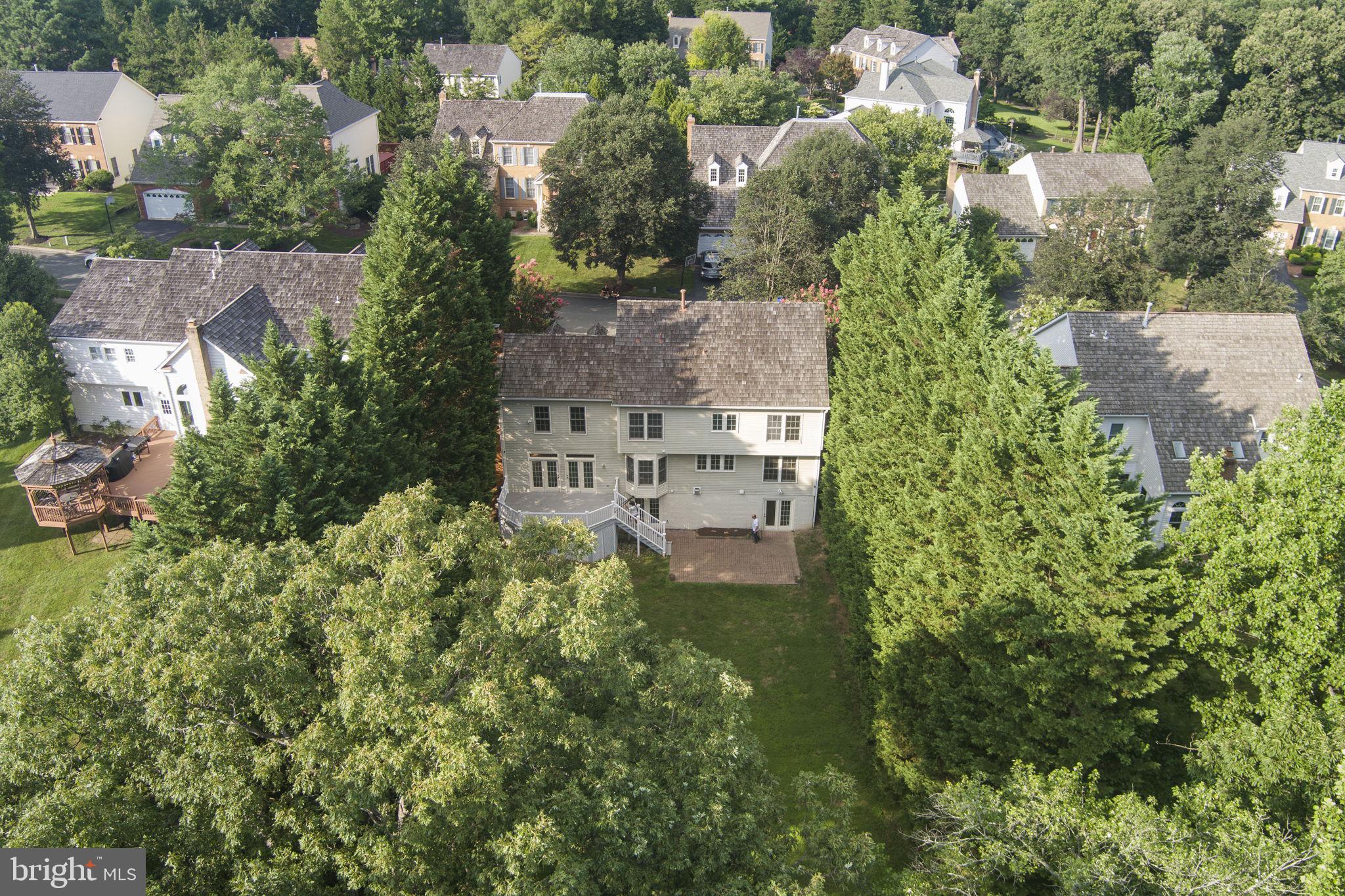 QUINCE ORCHARD KNOLLS - Residential