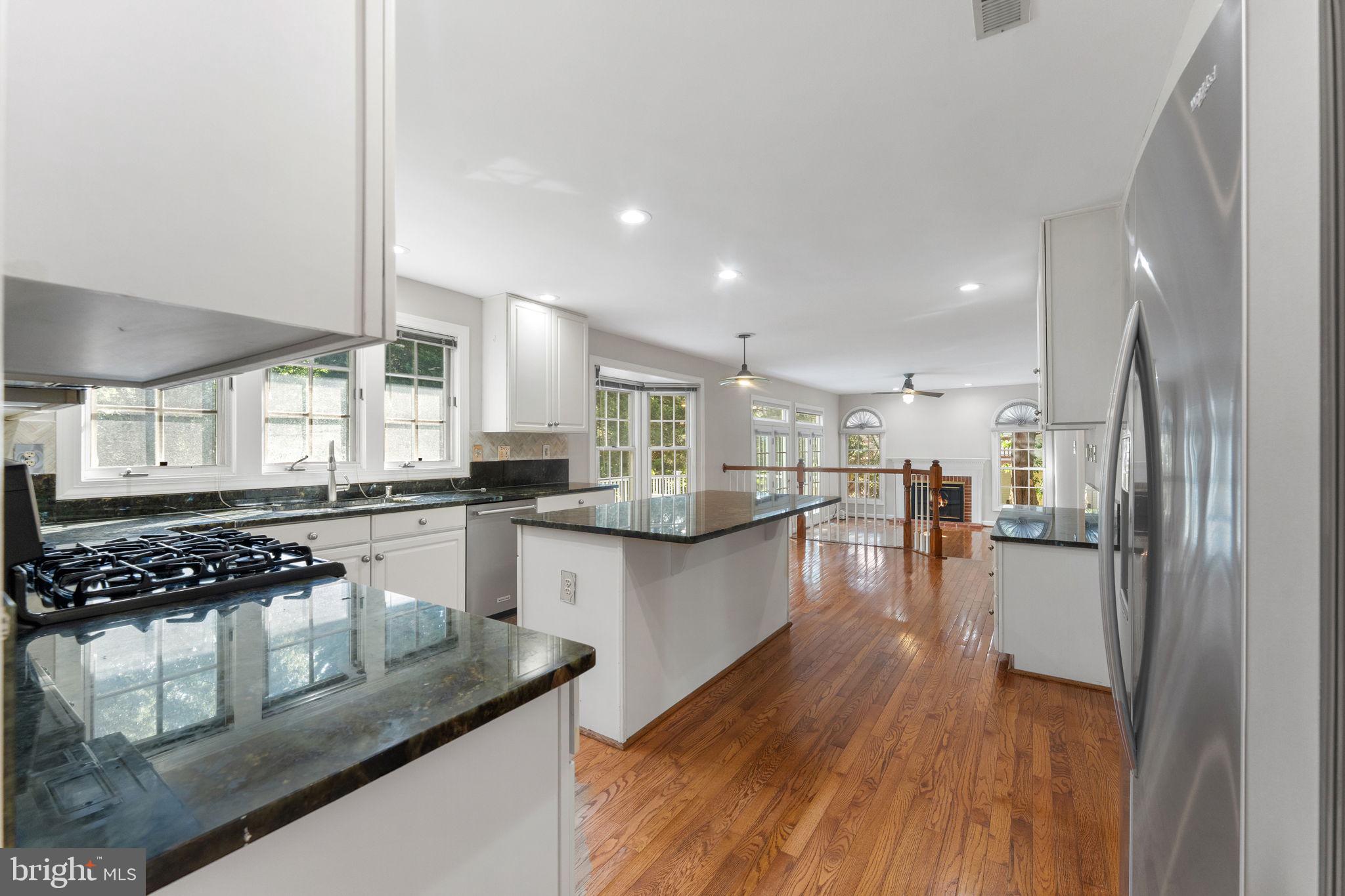 QUINCE ORCHARD KNOLLS - Residential