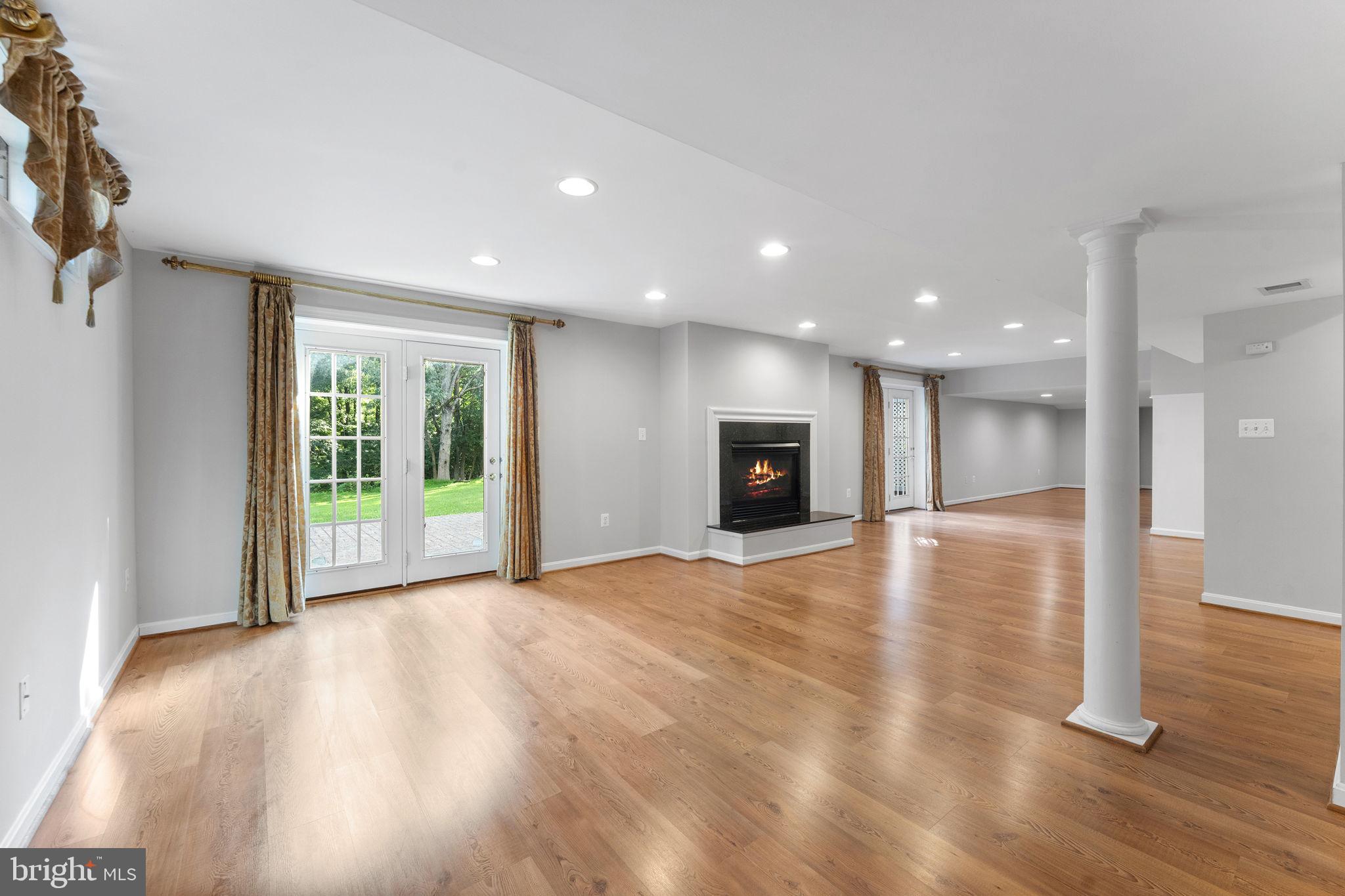 QUINCE ORCHARD KNOLLS - Residential