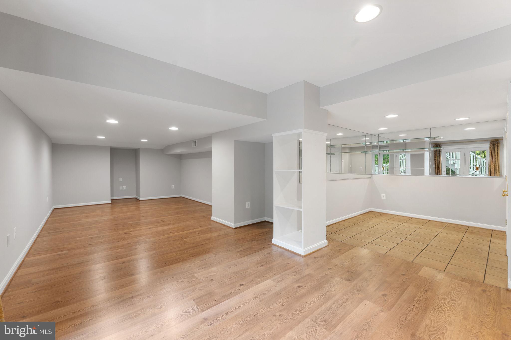 QUINCE ORCHARD KNOLLS - Residential