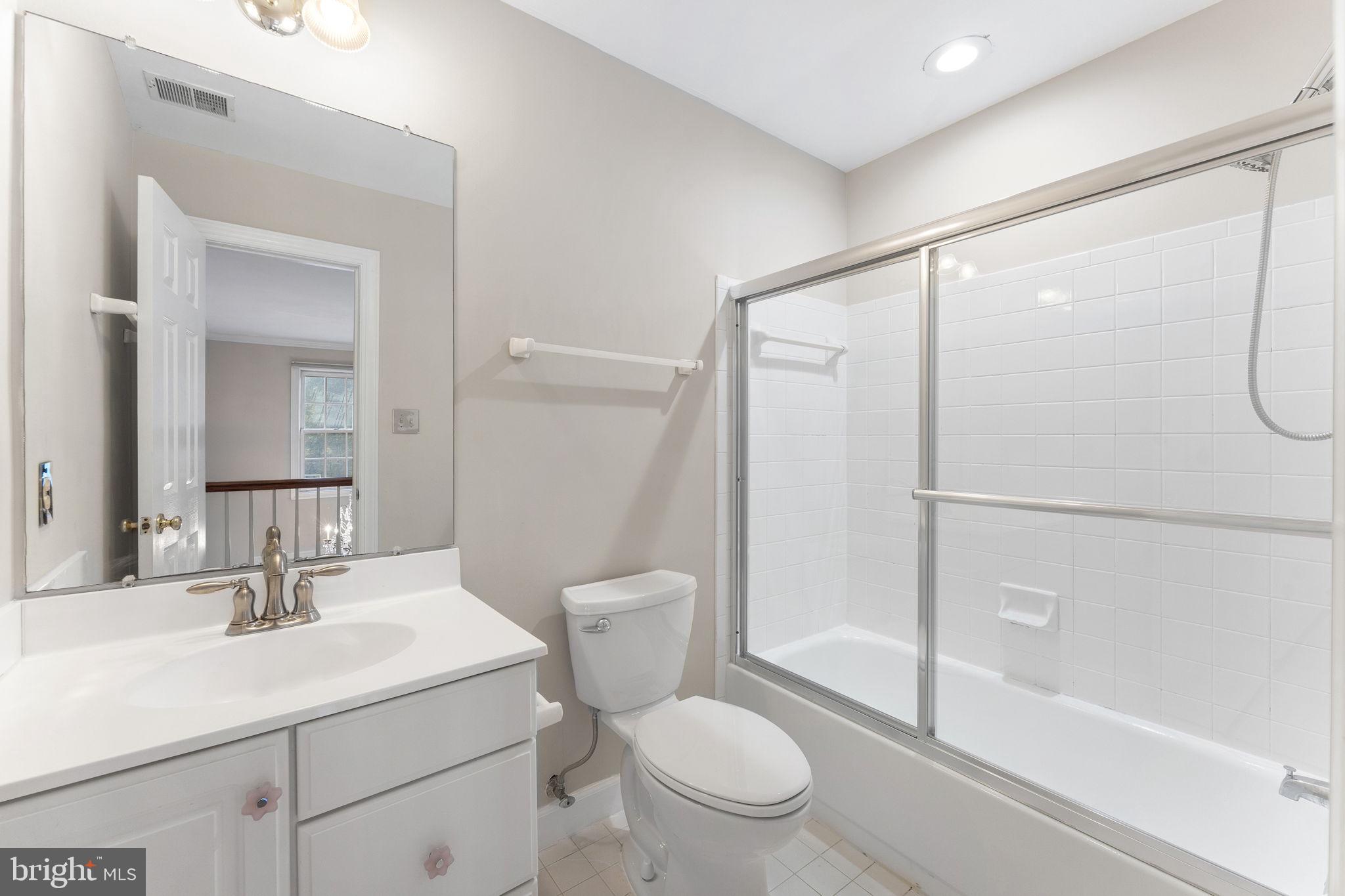 QUINCE ORCHARD KNOLLS - Residential