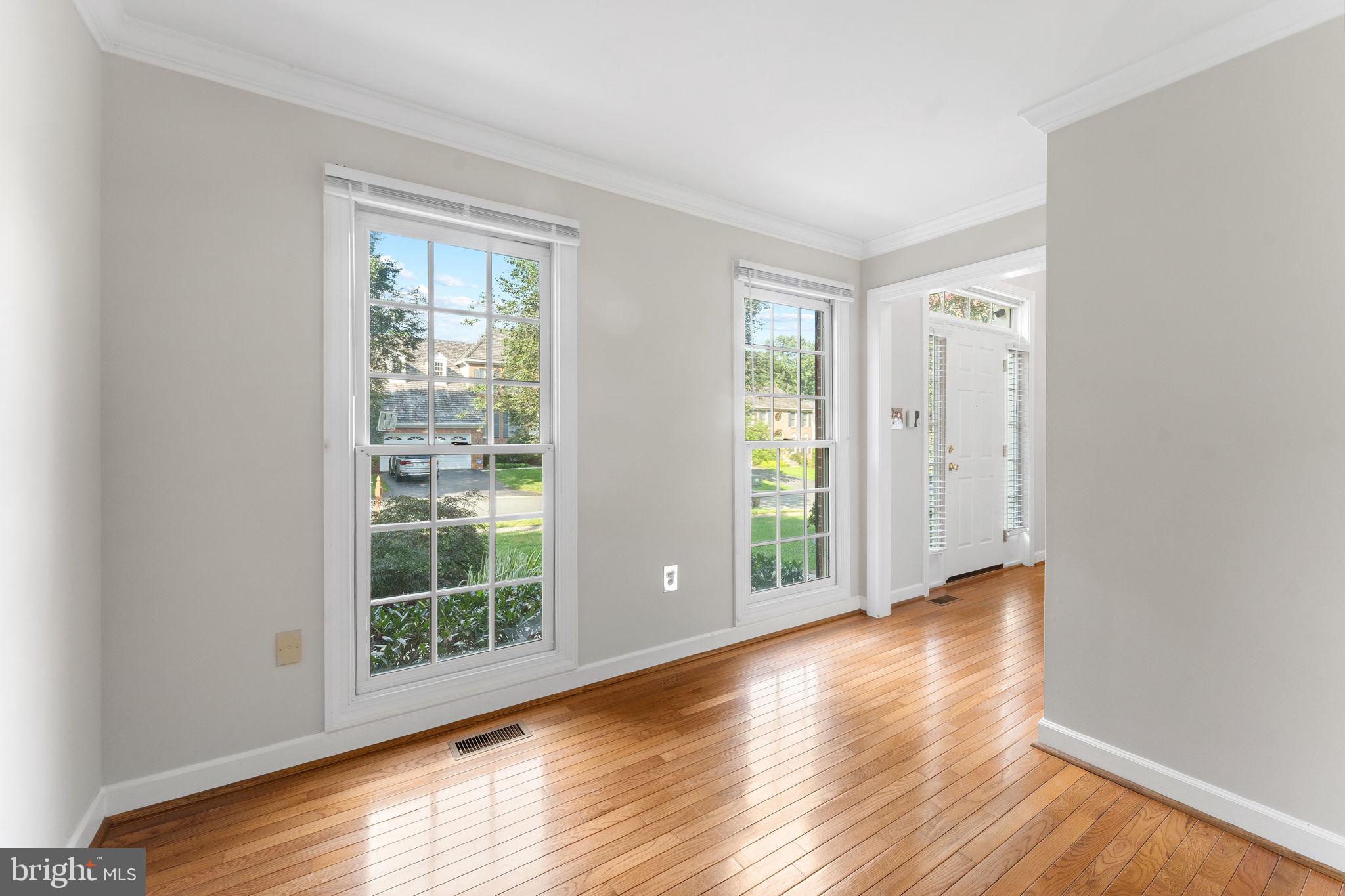 QUINCE ORCHARD KNOLLS - Residential