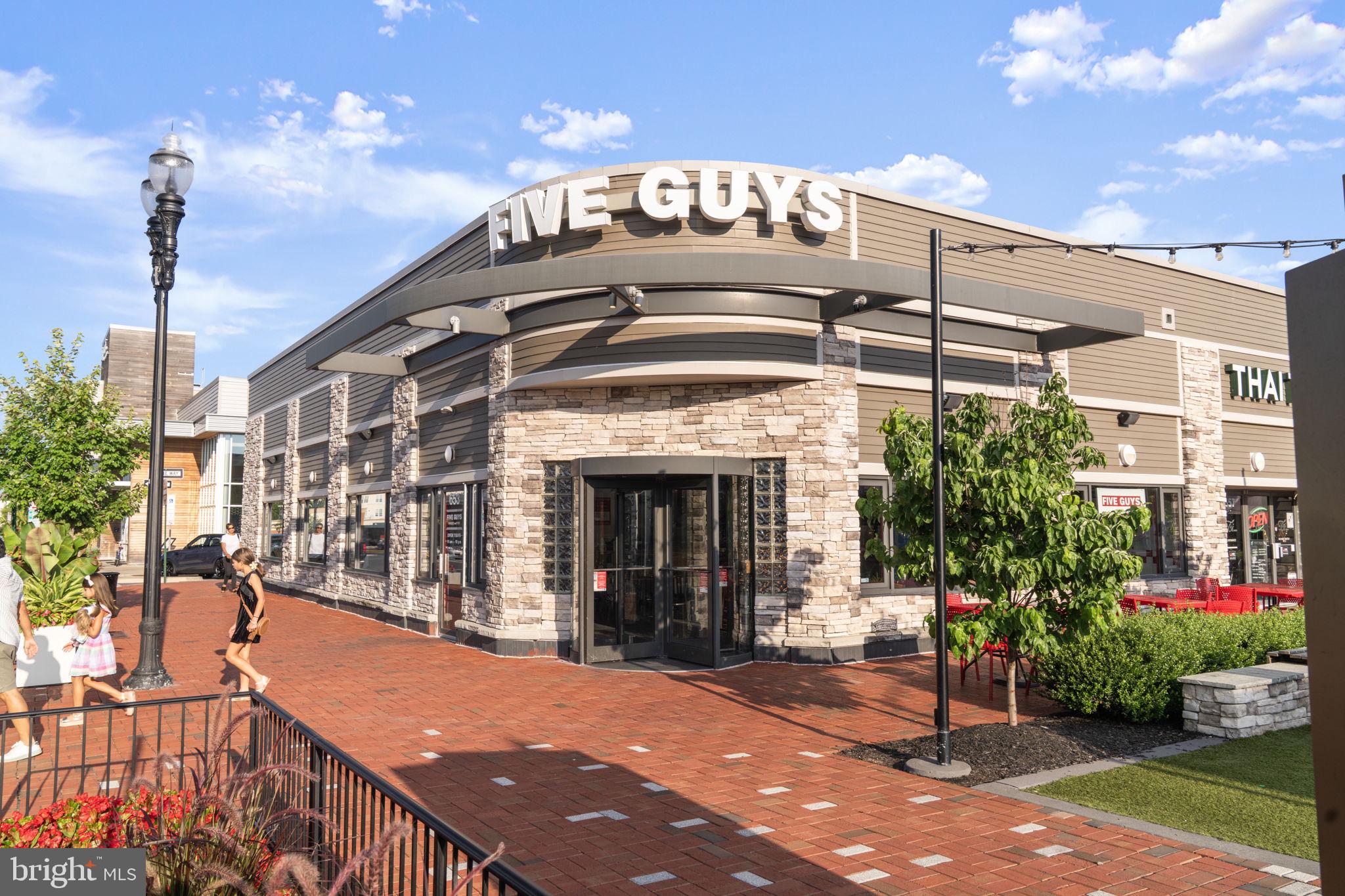 QUINCE ORCHARD KNOLLS - Residential