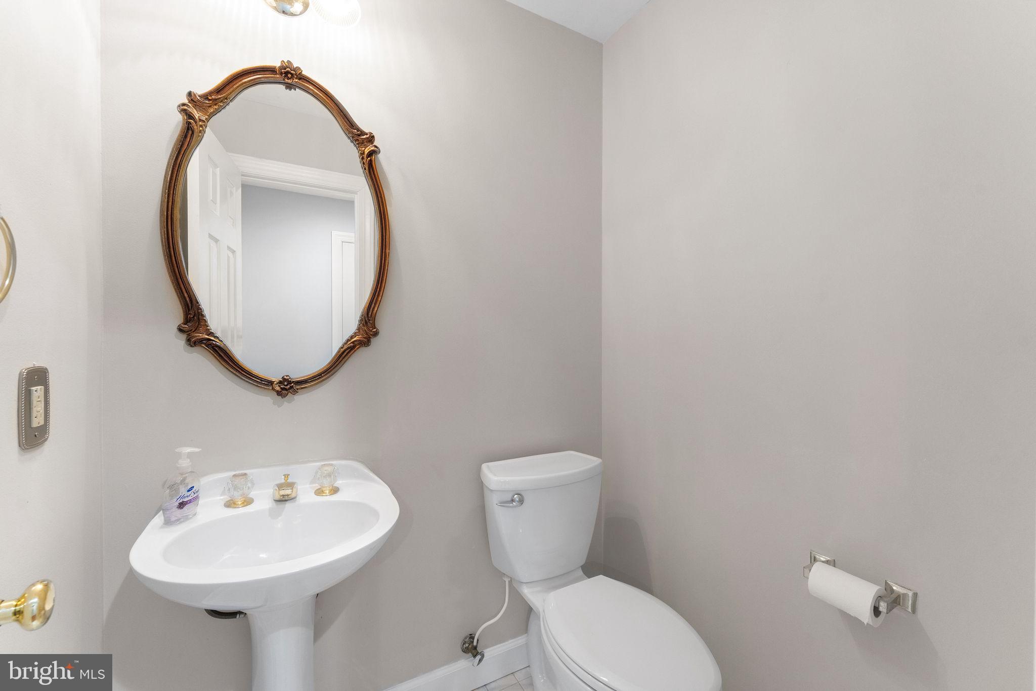 QUINCE ORCHARD KNOLLS - Residential