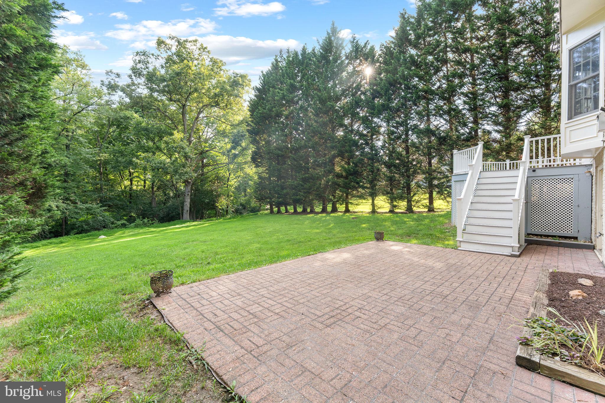 QUINCE ORCHARD KNOLLS - Residential