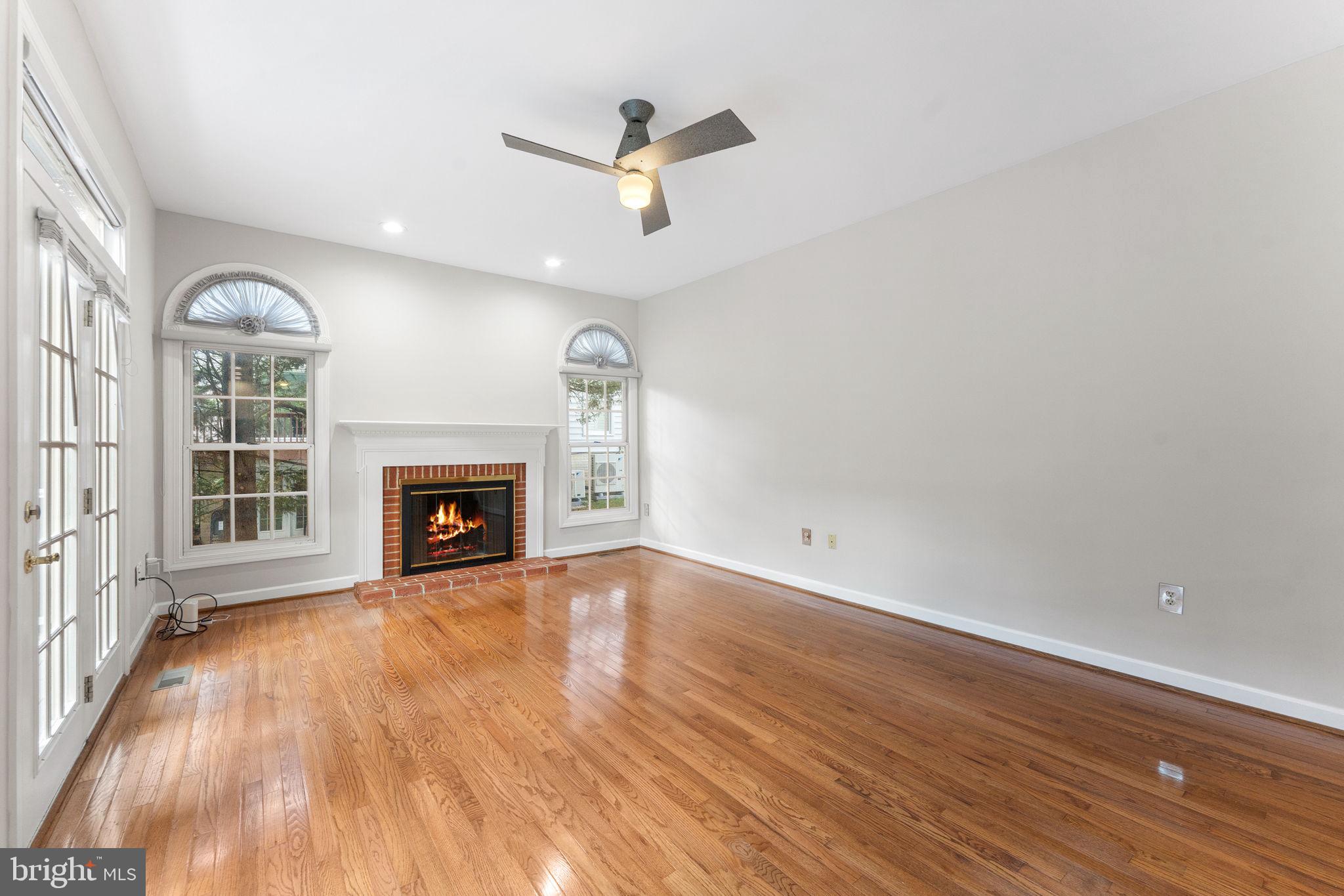 QUINCE ORCHARD KNOLLS - Residential