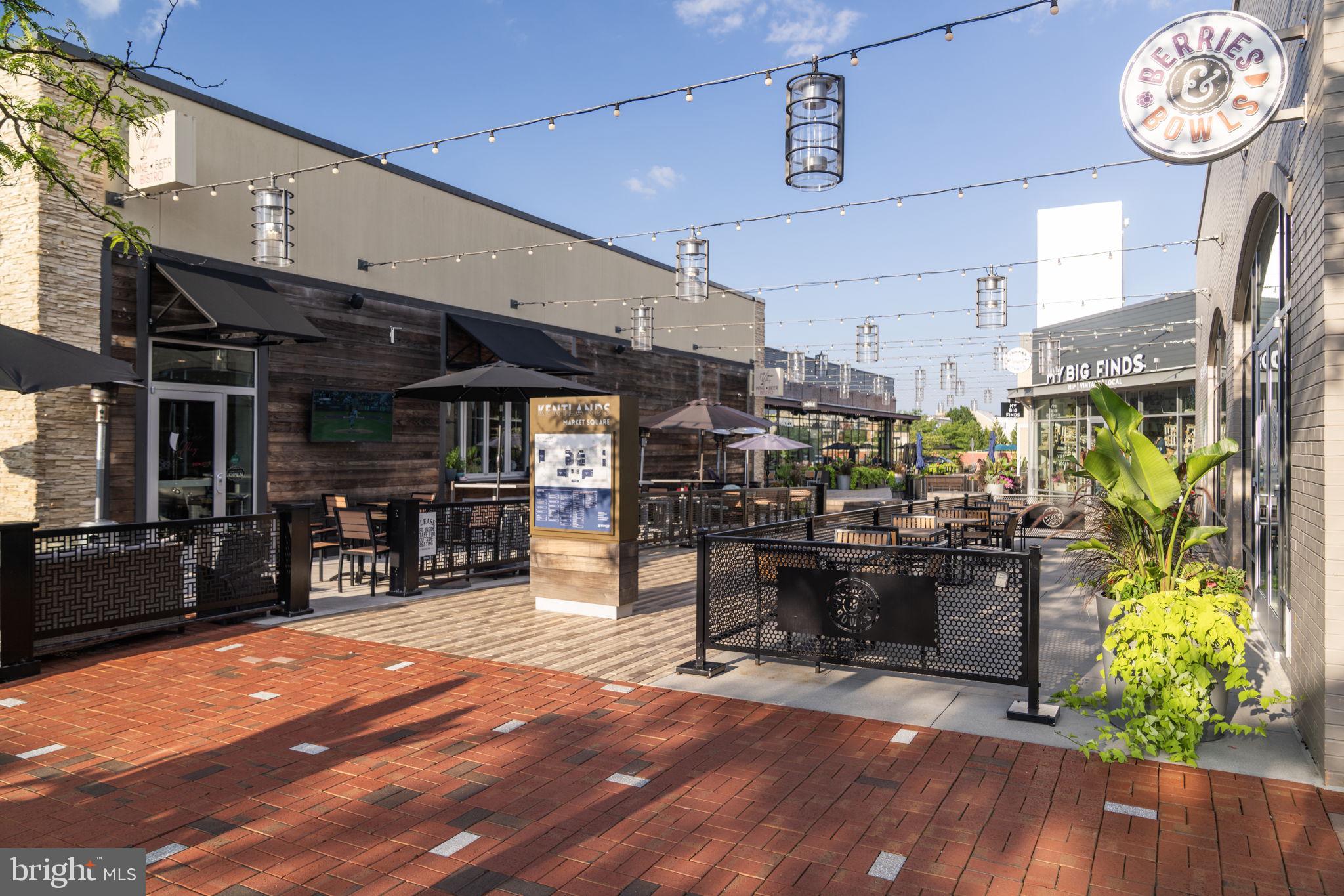 QUINCE ORCHARD KNOLLS - Residential